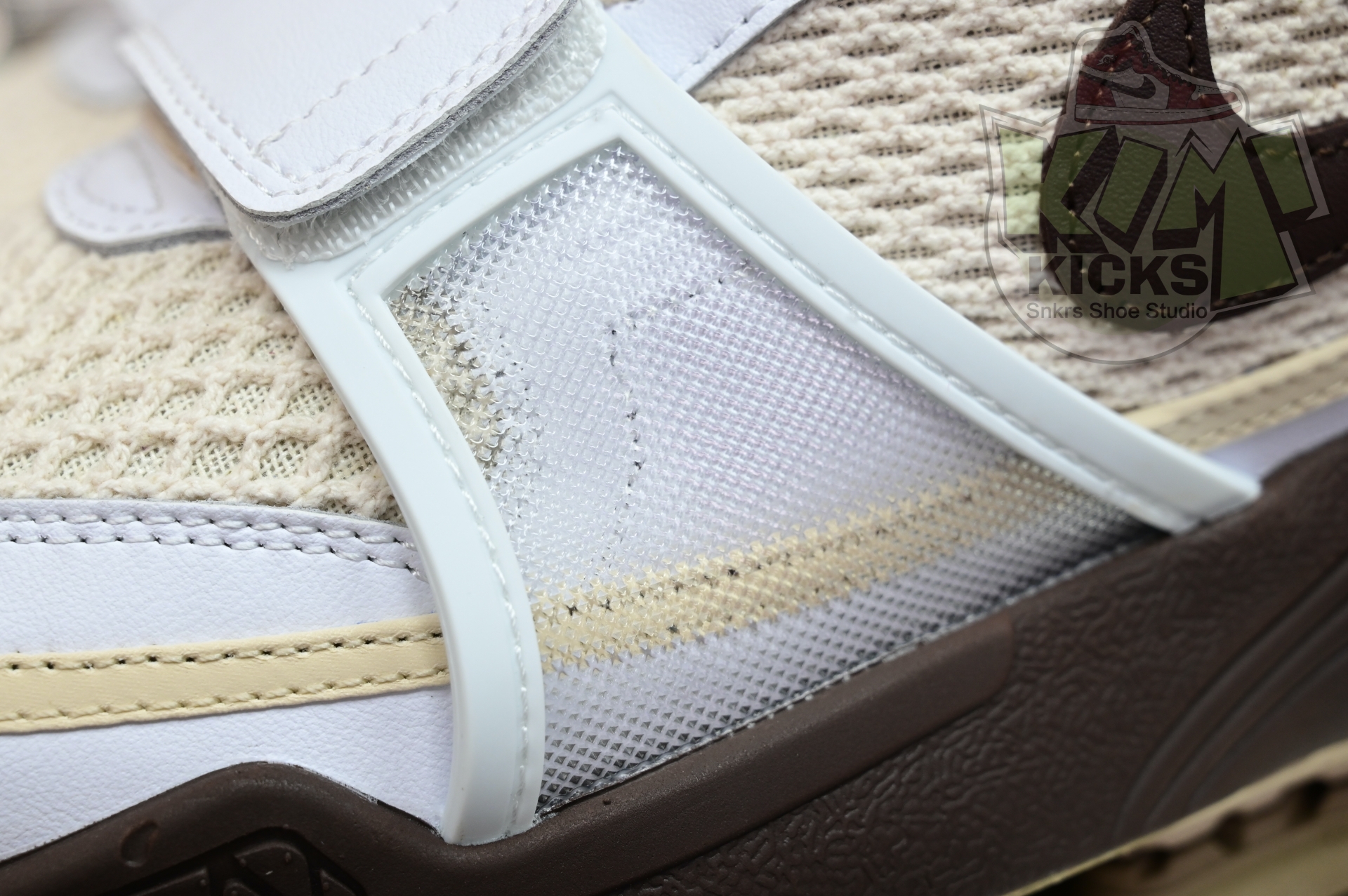 Travis Scott x Nike ZOOM Field JAXX“White/ Light Chocolate”HQ3073-100