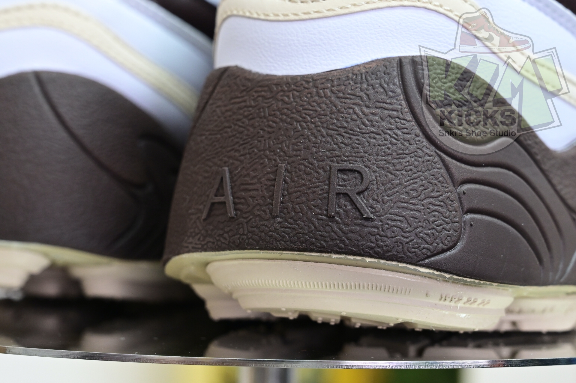 Travis Scott x Nike ZOOM Field JAXX“White/ Light Chocolate”HQ3073-100