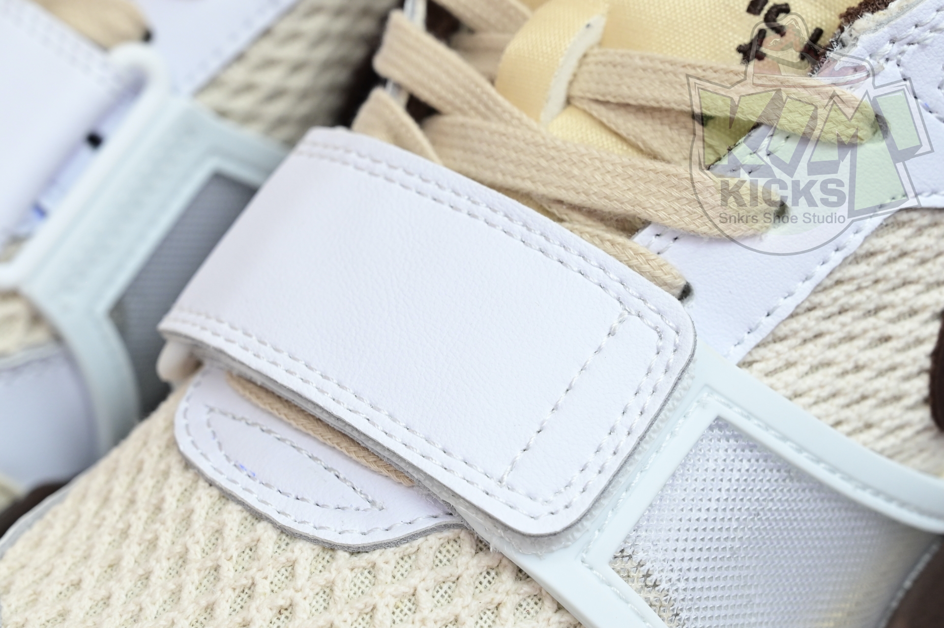 Travis Scott x Nike ZOOM Field JAXX“White/ Light Chocolate”HQ3073-100