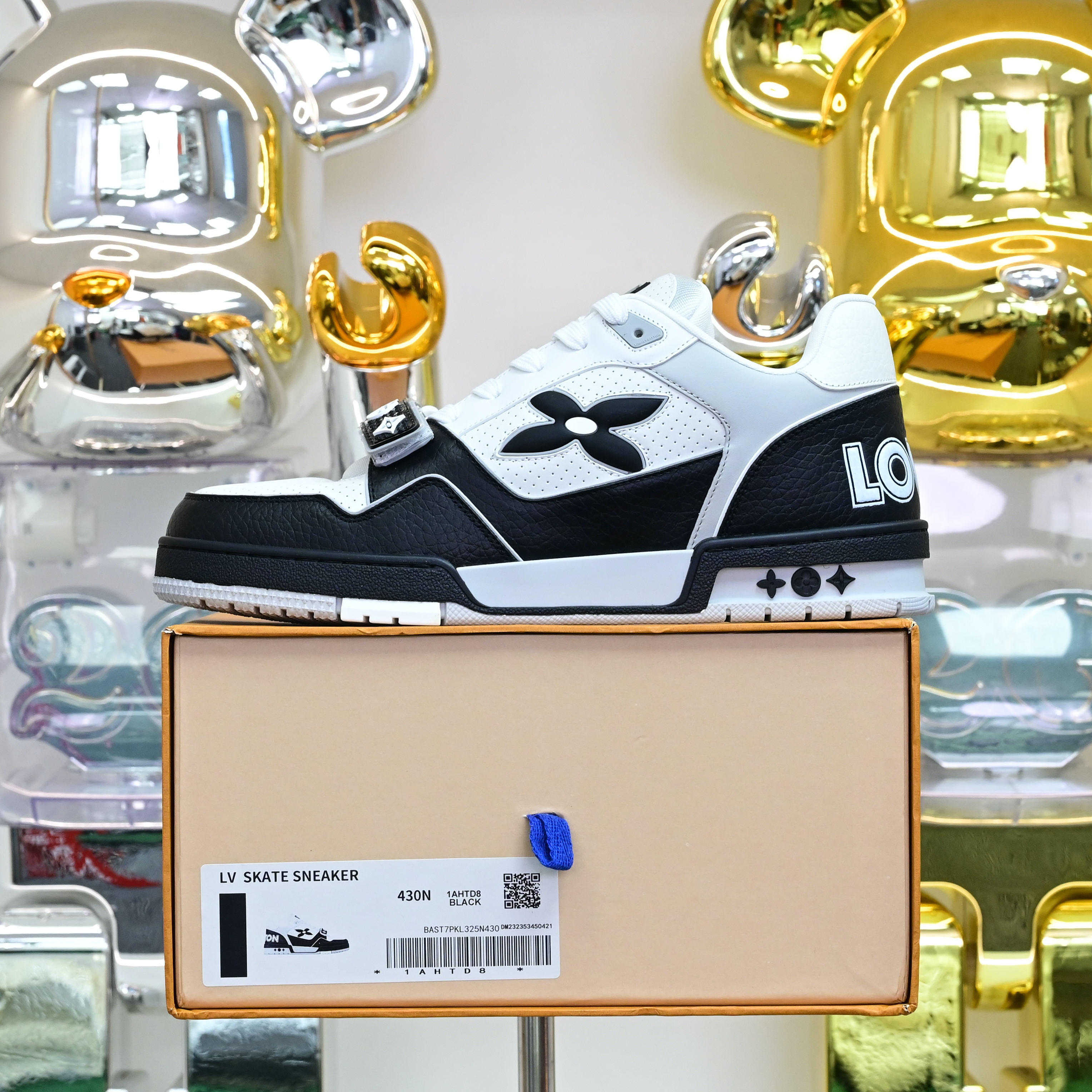 Louis Vuitton LV