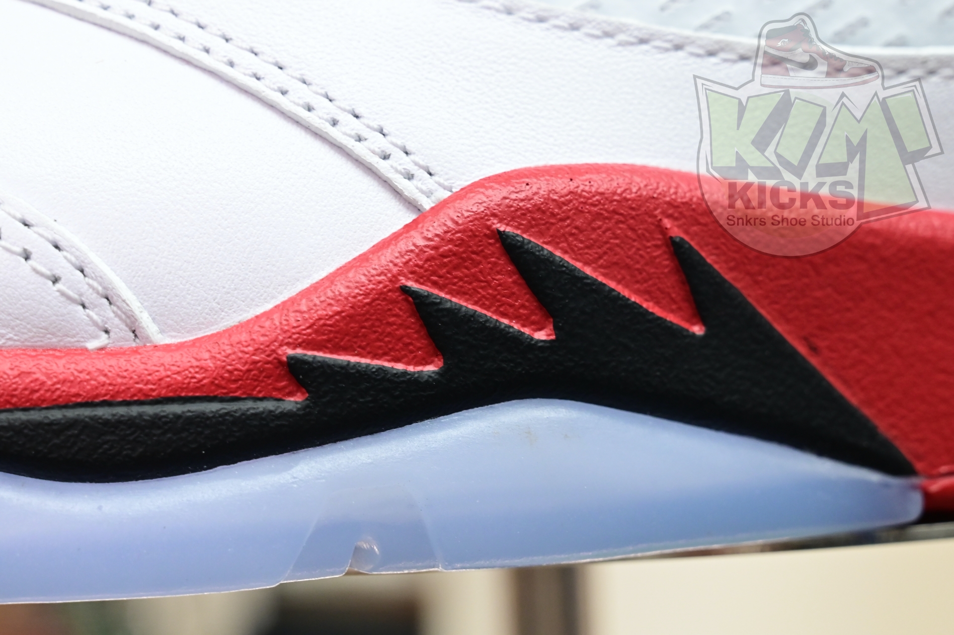 Air Jordan 5 Fire Red“Black Tongue”  HQ7978-101