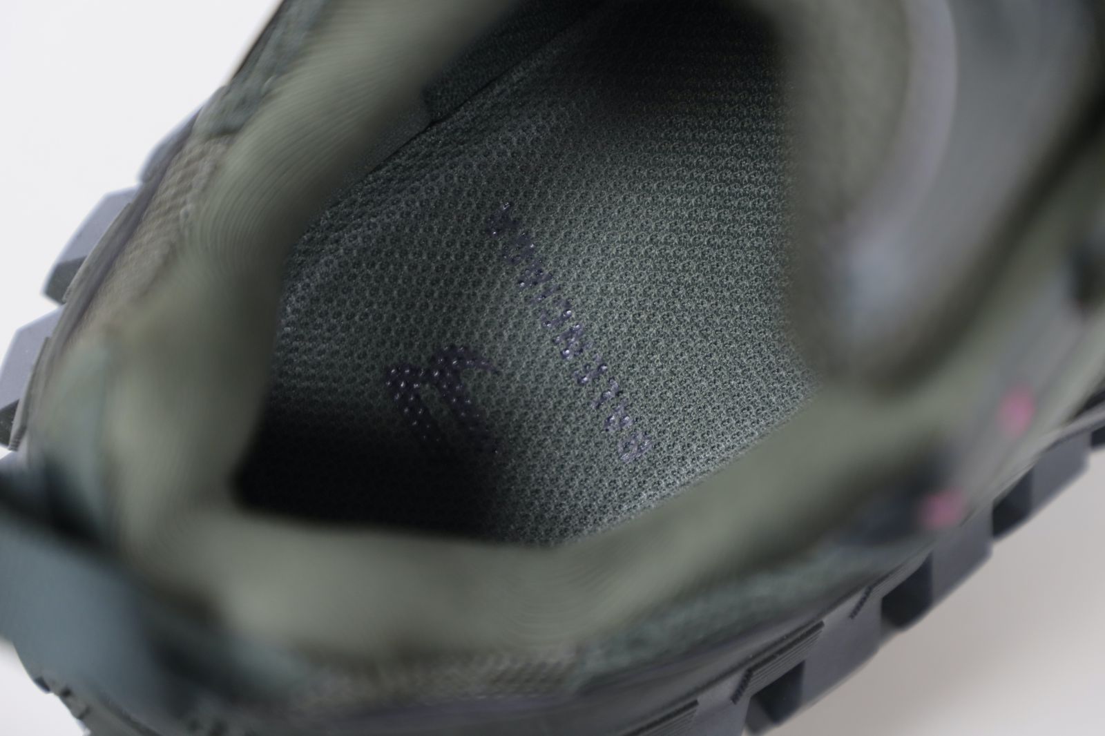 Balenciaga  Defender