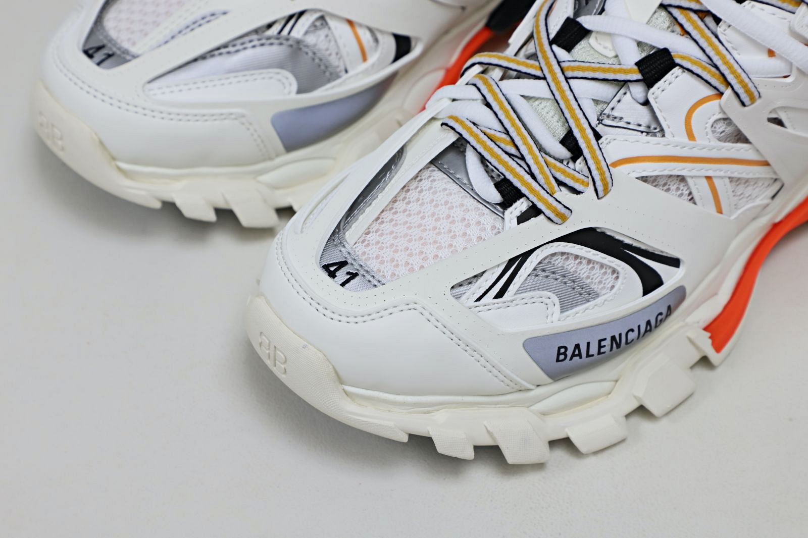 Balenciaga  Track（LED）
