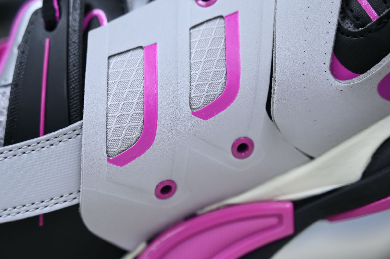 Balenciaga  Track（LED）