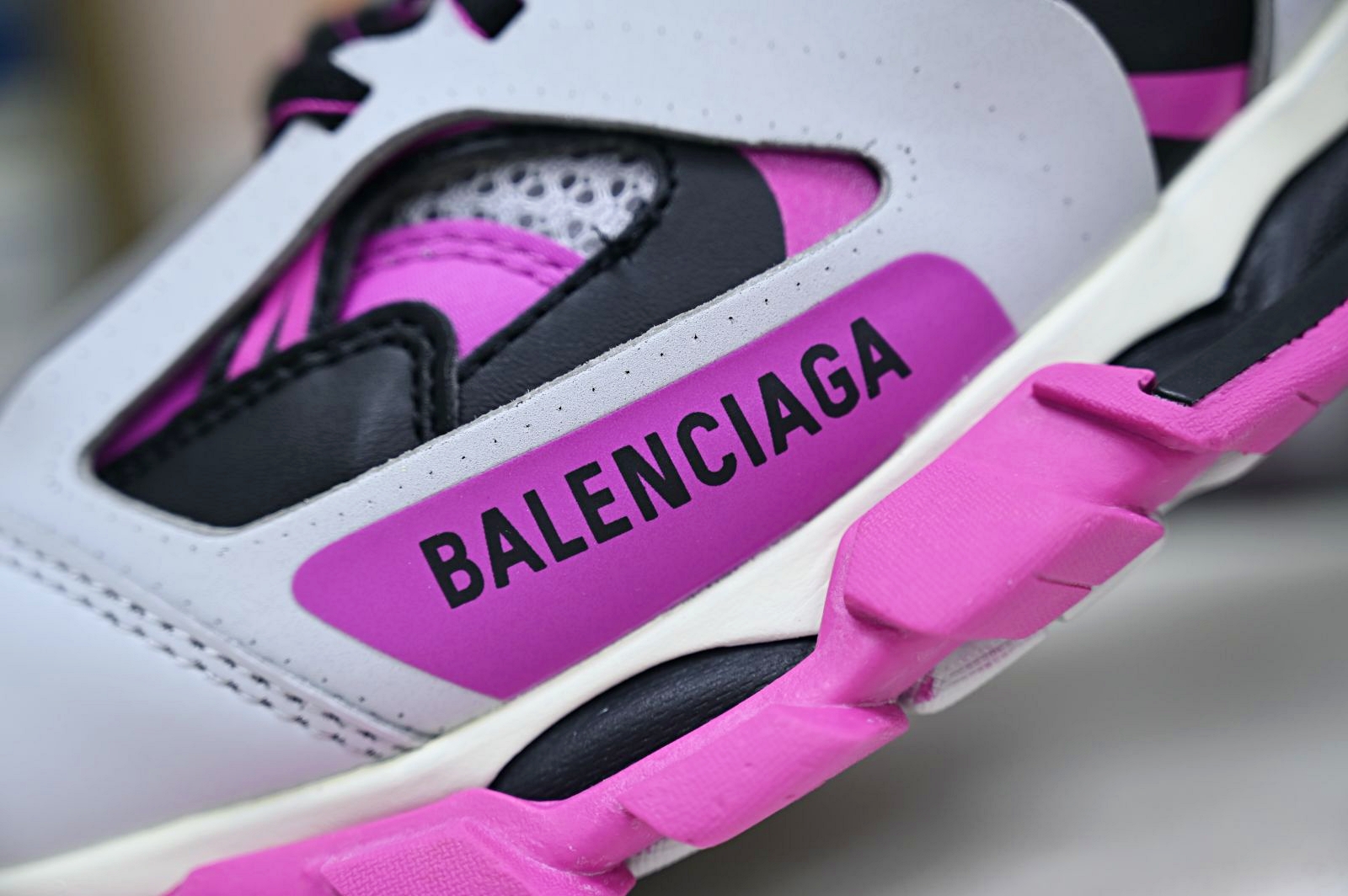 Balenciaga  Track（LED）