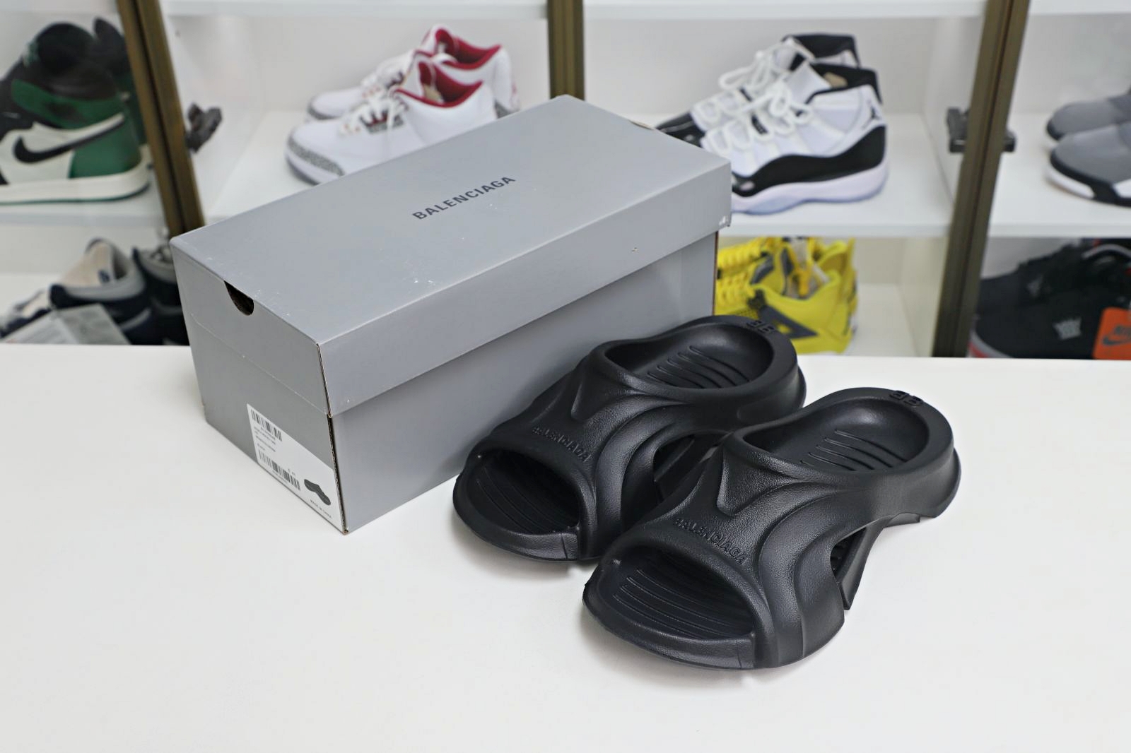 Balenciaga Mold