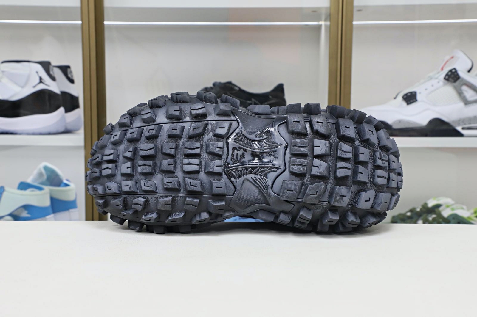 Balenciaga  Defender