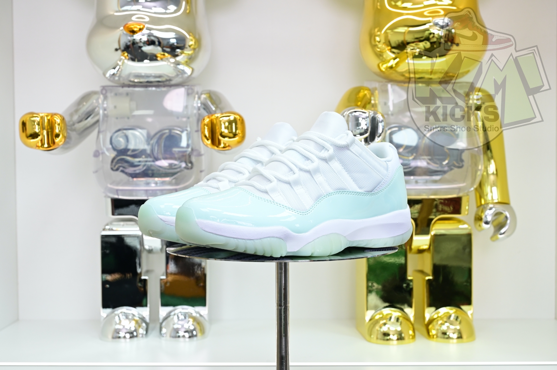 Air Jordan 11 LOW  AH7860-103