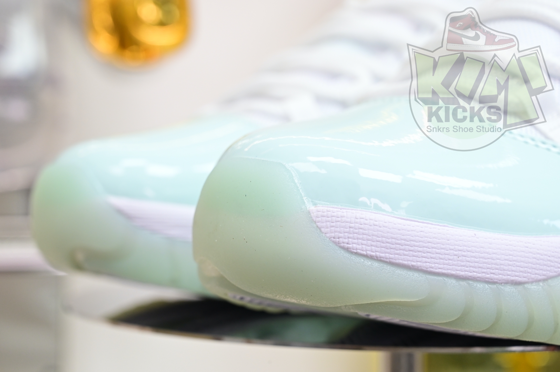 Air Jordan 11 LOW  AH7860-103