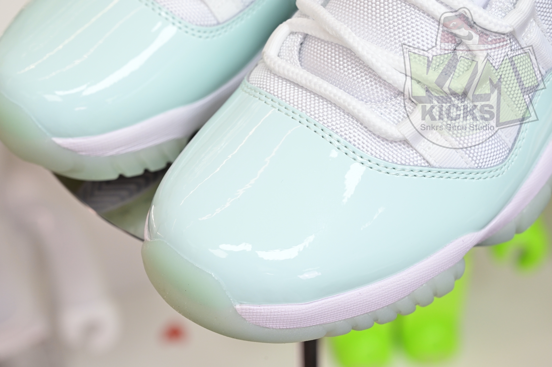 Air Jordan 11 LOW  AH7860-103