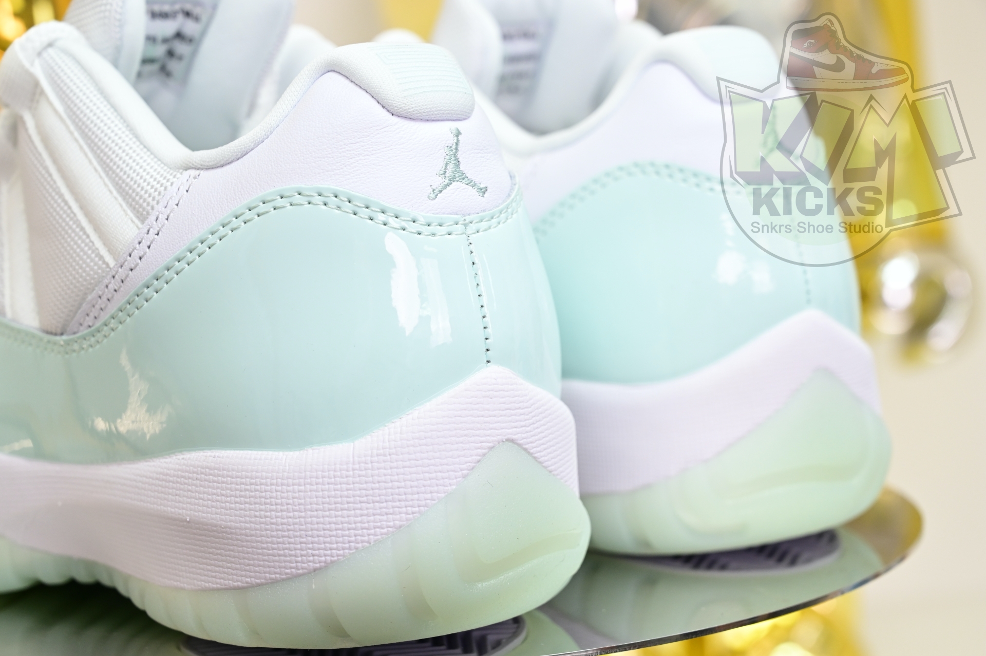Air Jordan 11 LOW  AH7860-103