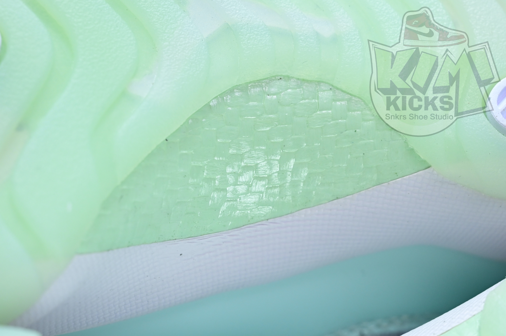 Air Jordan 11 LOW  AH7860-103