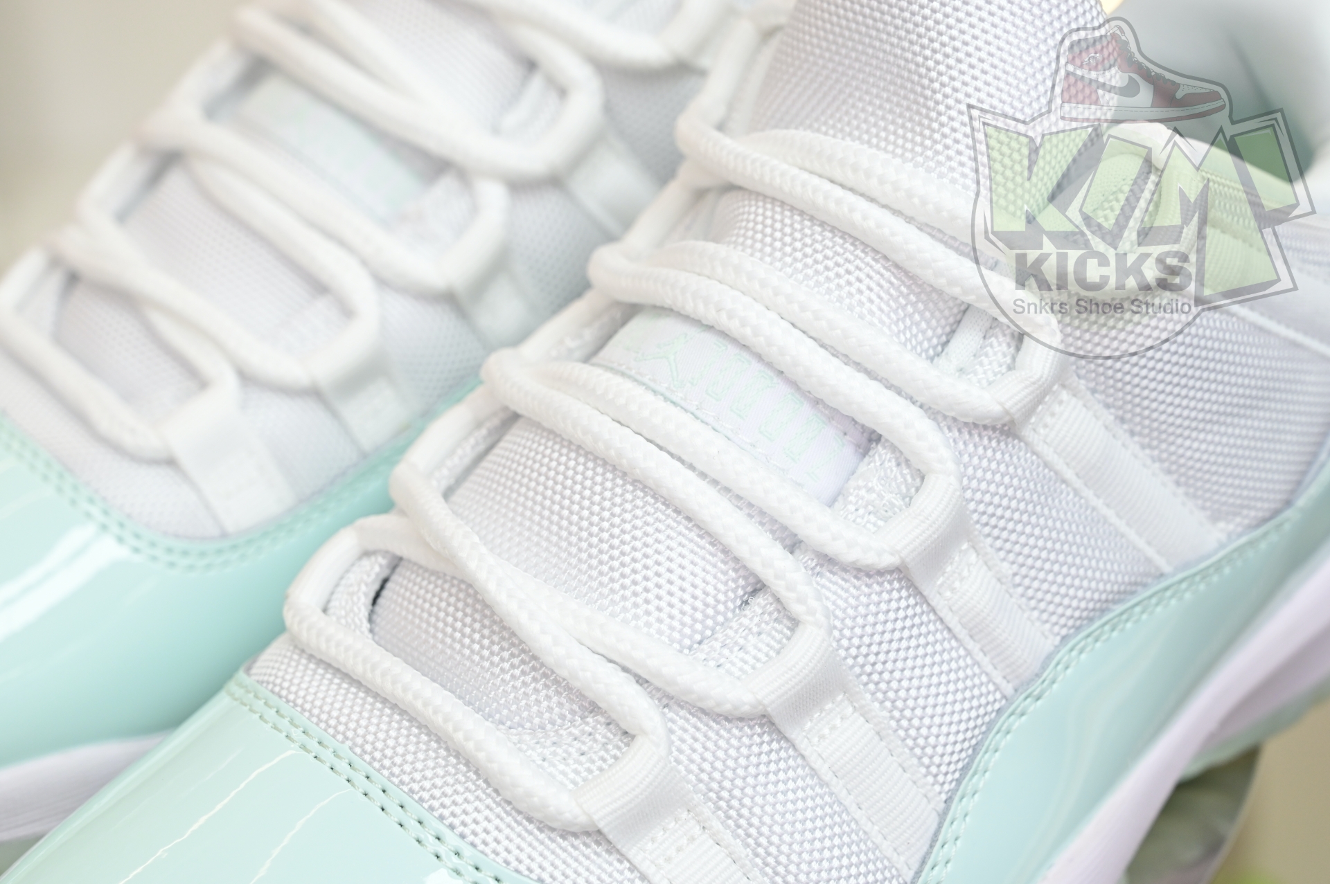 Air Jordan 11 LOW  AH7860-103