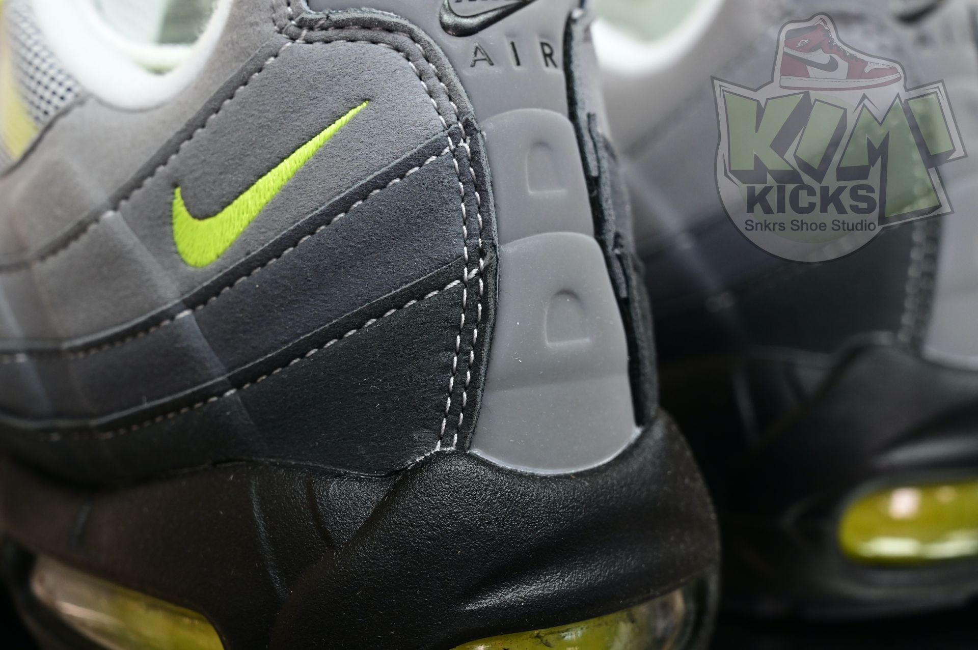 Nike Air Max 95 0G Neon  CT1689-001