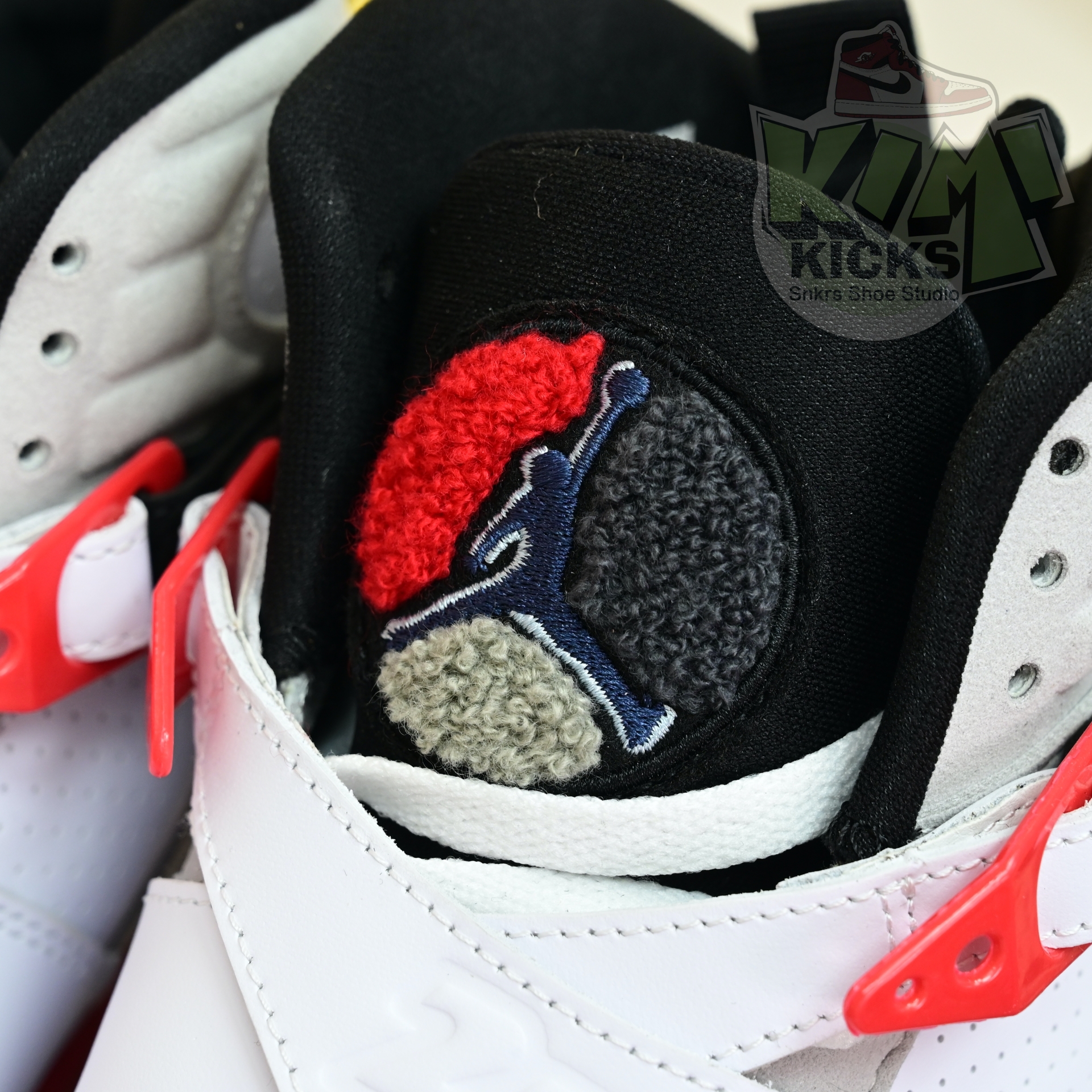 Air Jordan 8 Retro Bugs Bunny  305381-103
