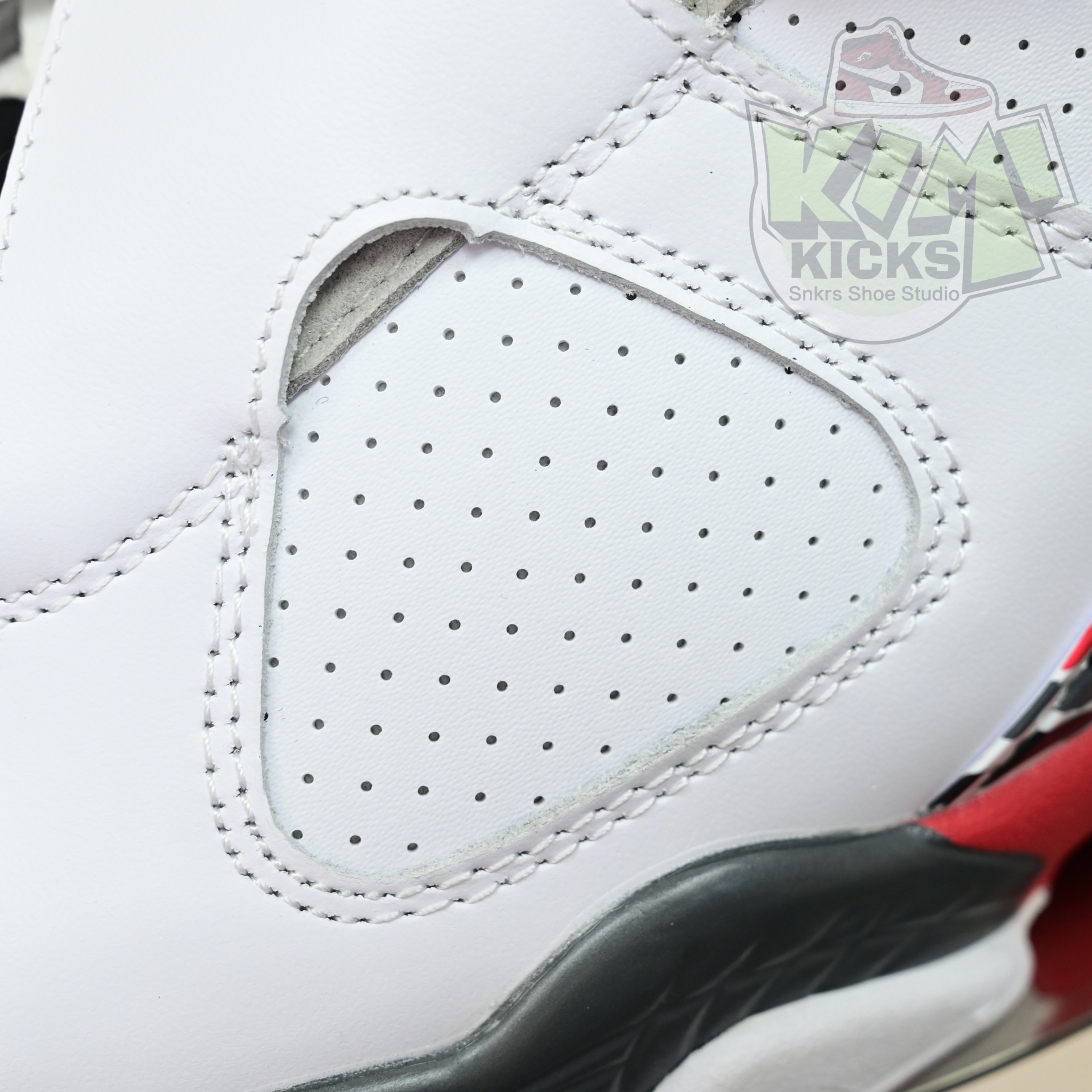 Air Jordan 8 Retro Bugs Bunny  305381-103
