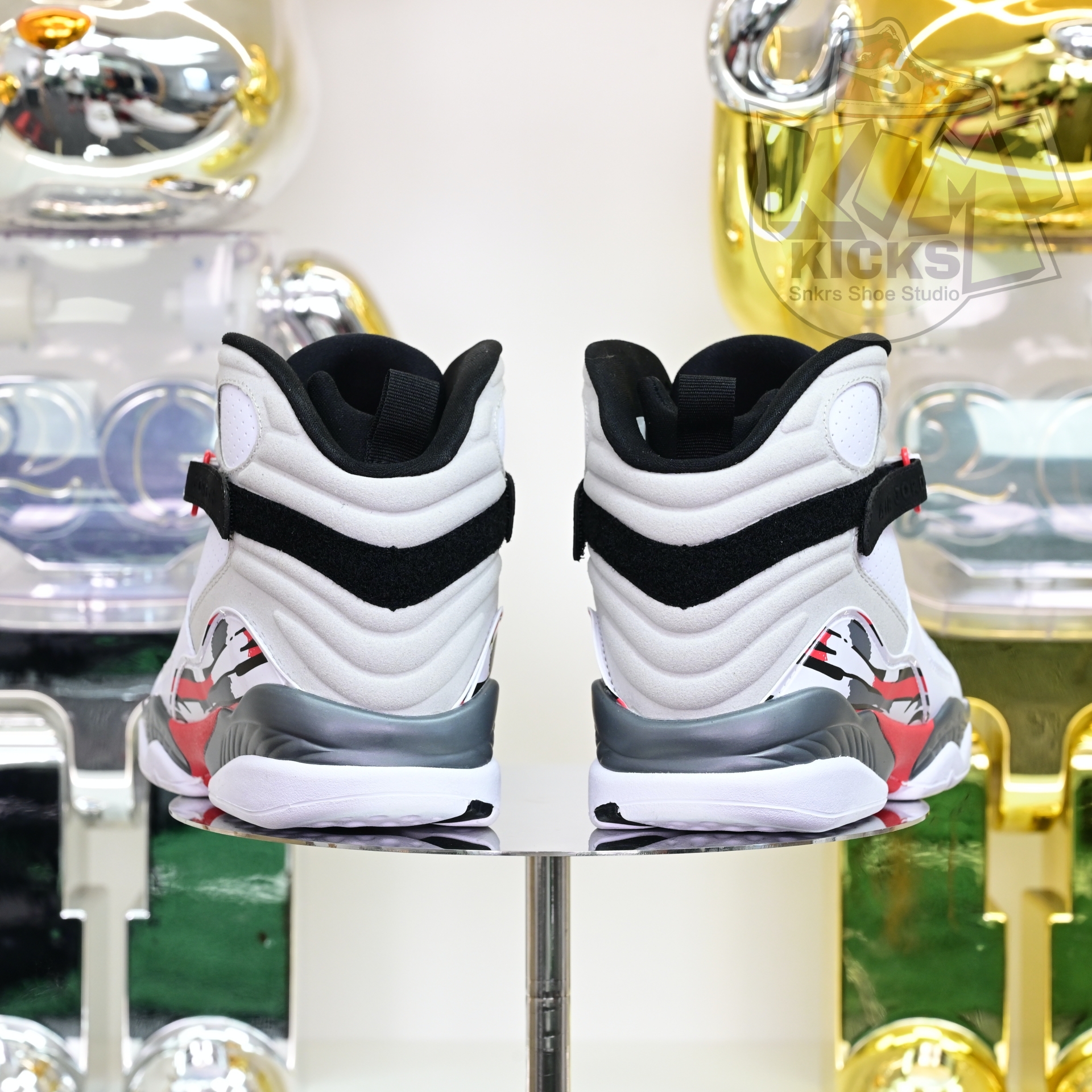 Air Jordan 8 Retro Bugs Bunny  305381-103