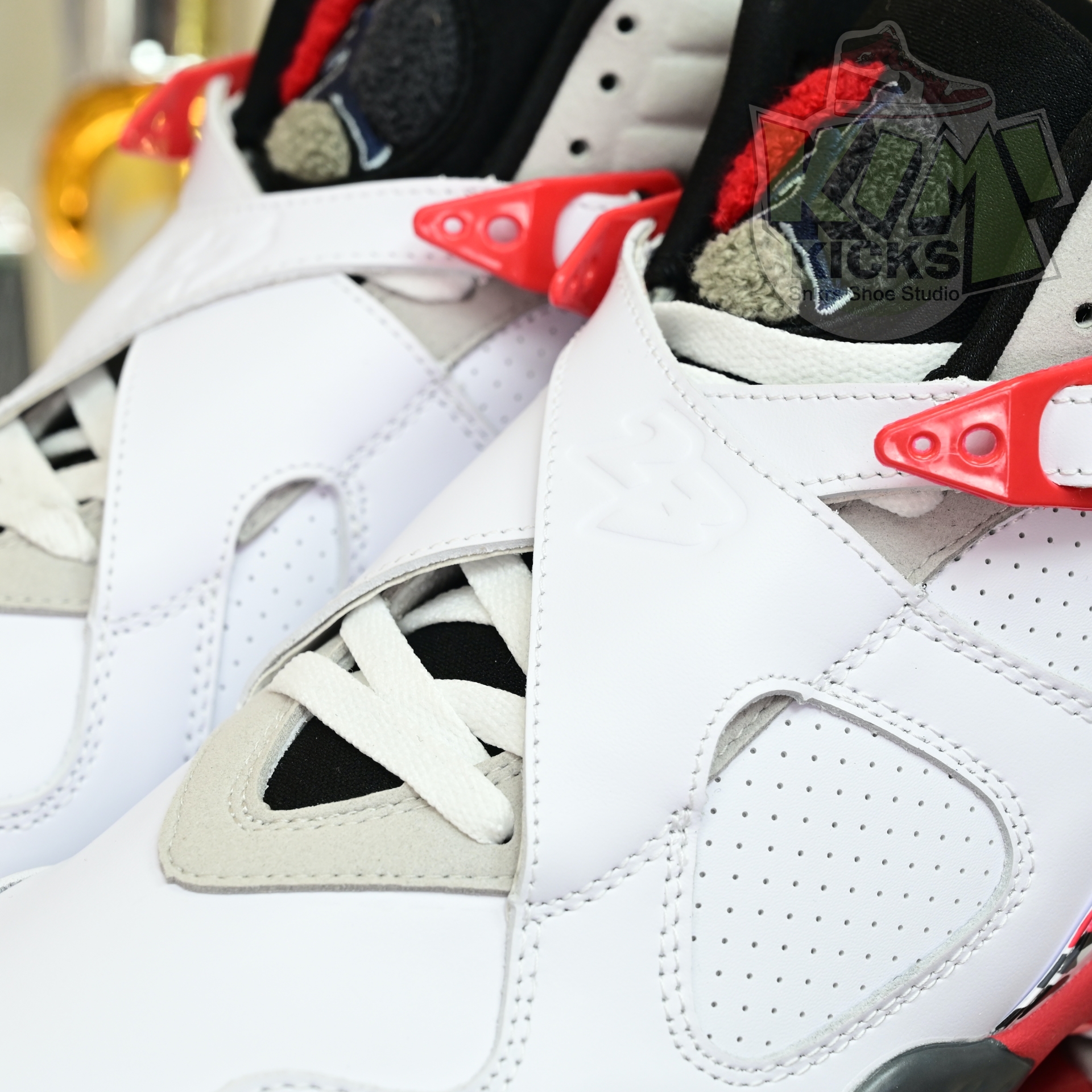 Air Jordan 8 Retro Bugs Bunny  305381-103