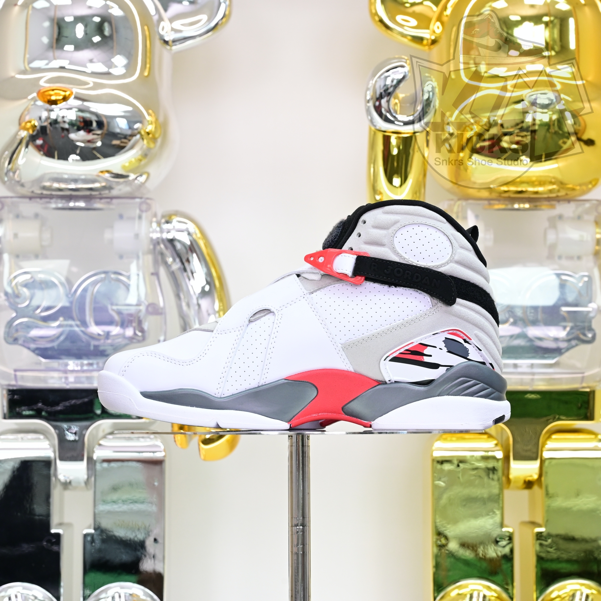 Air Jordan 8 Retro Bugs Bunny  305381-103