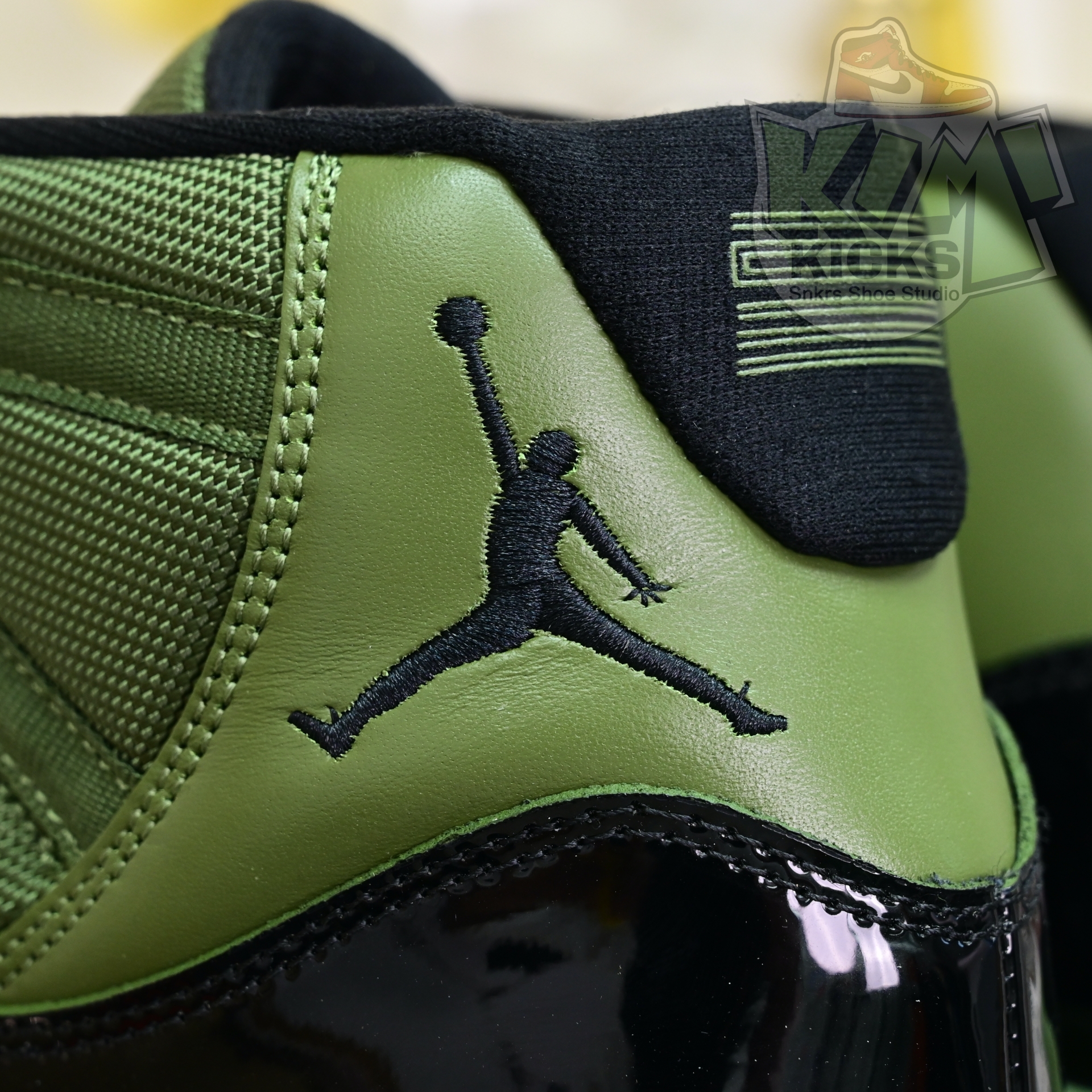 Air Jordan 11  RETRO CT8012-300