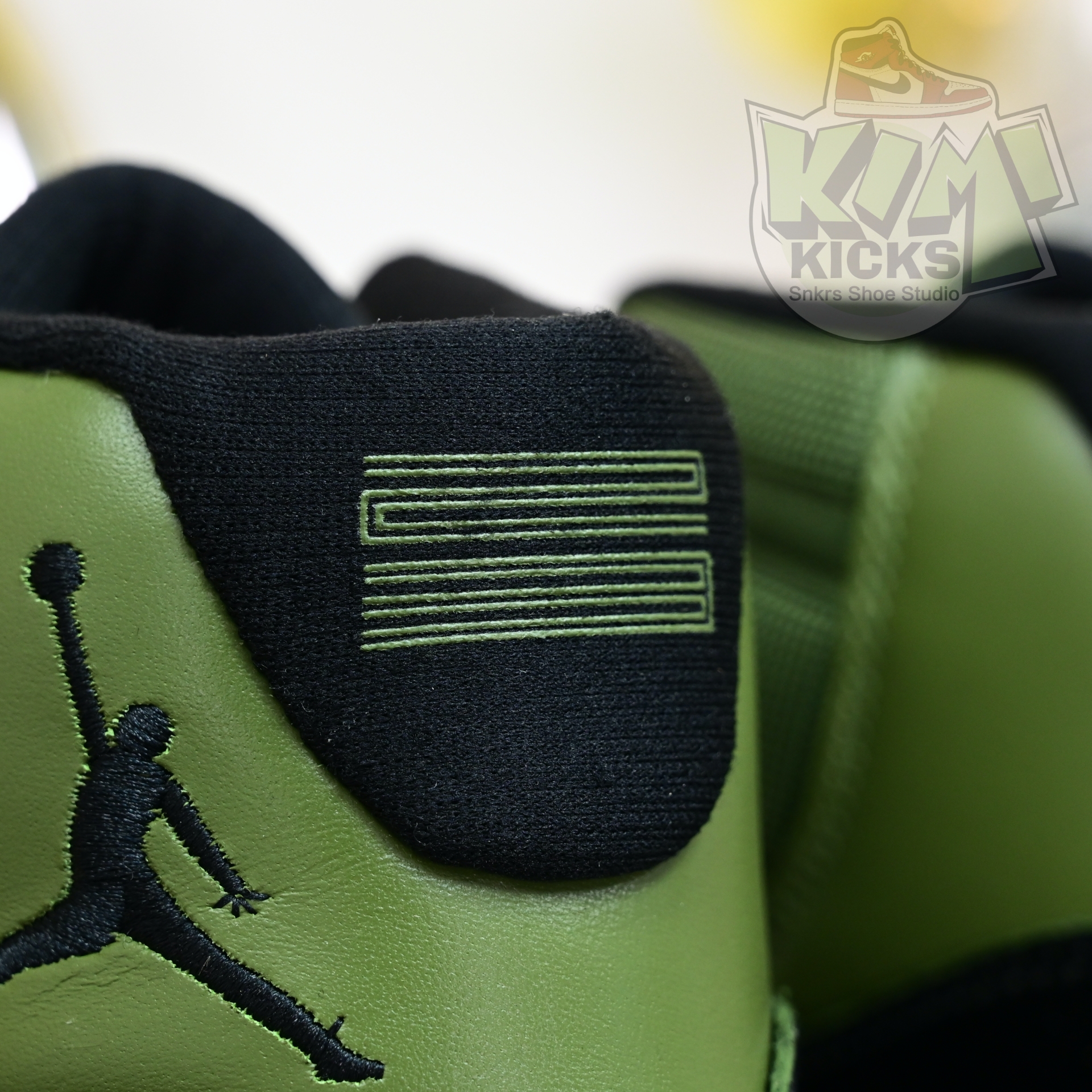 Air Jordan 11  RETRO CT8012-300