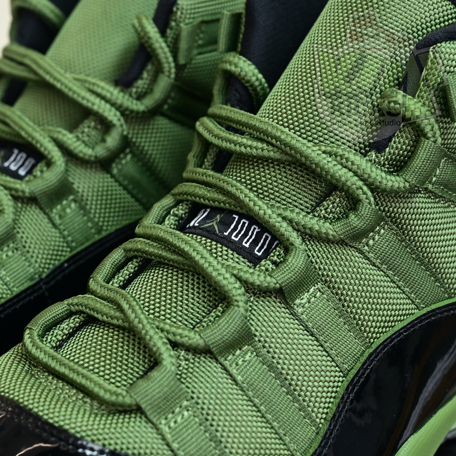 Air Jordan 11  RETRO CT8012-300