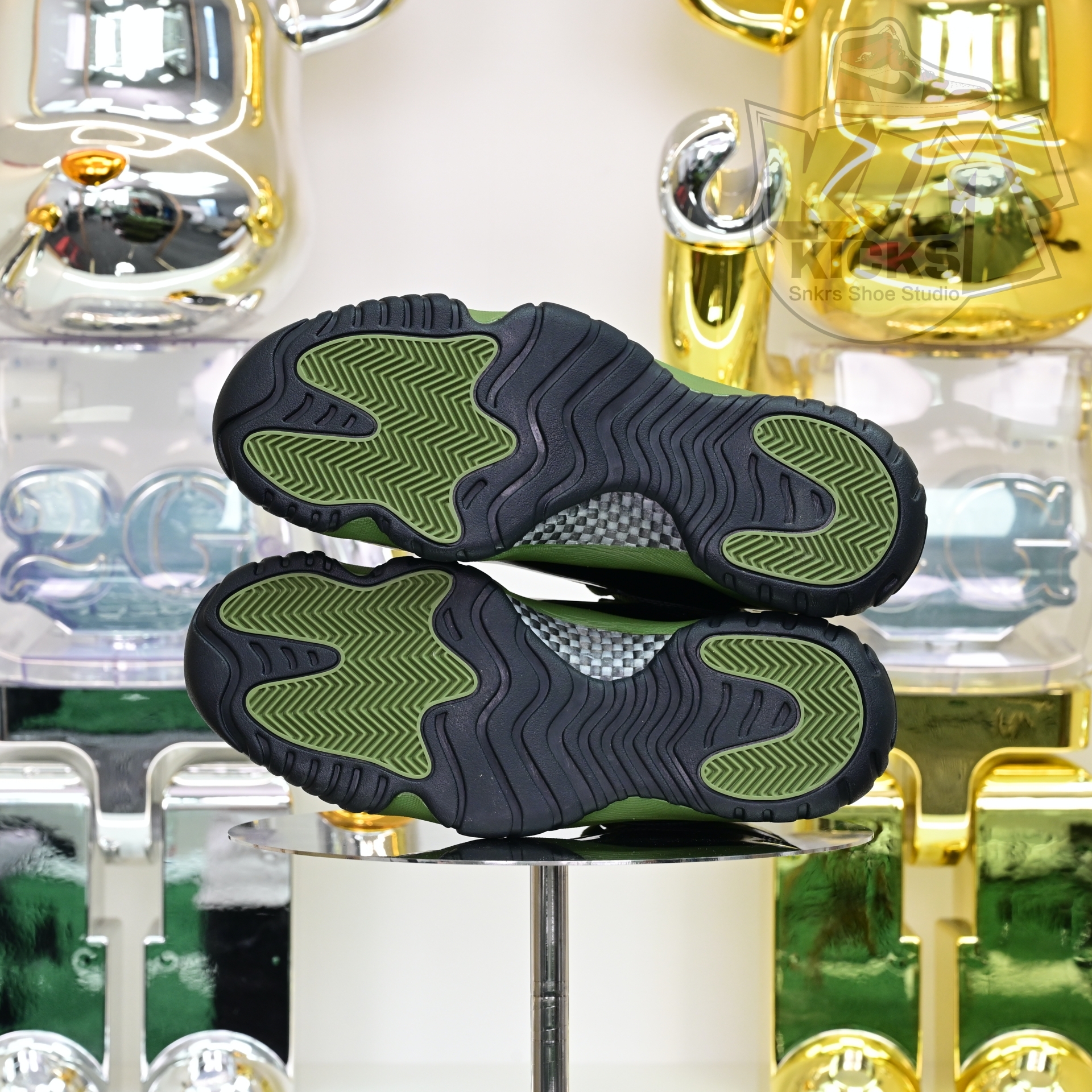 Air Jordan 11  RETRO CT8012-300