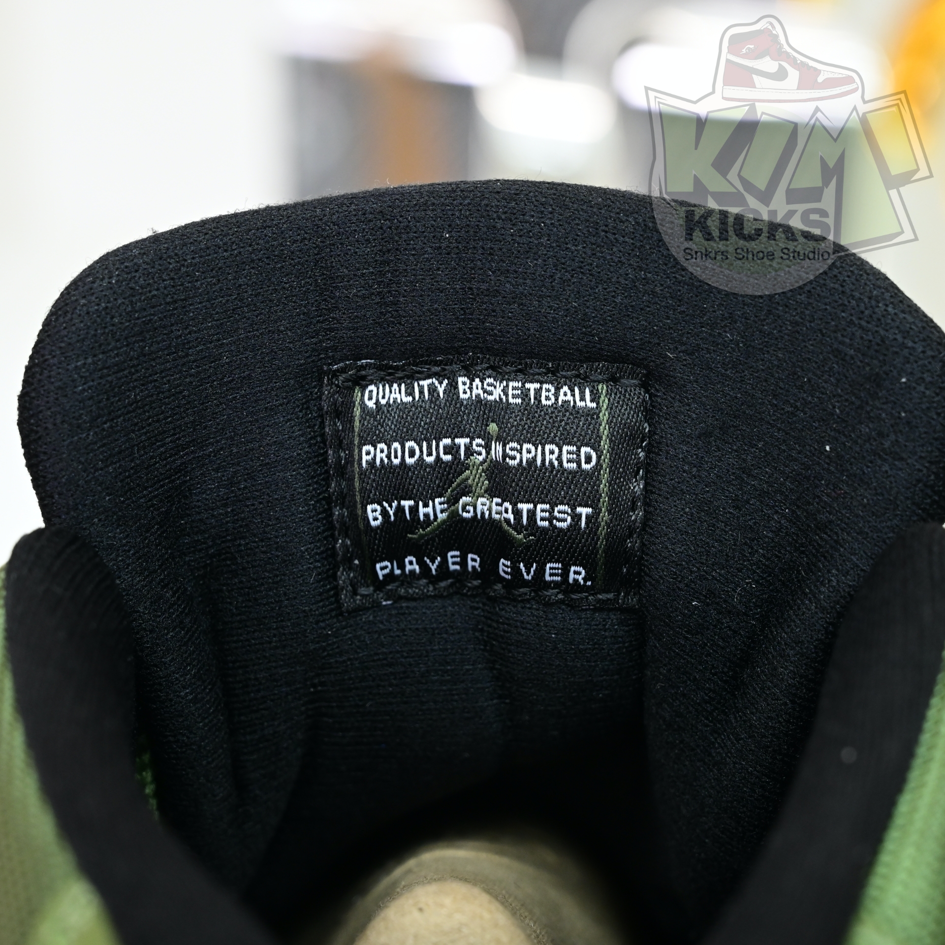 Air Jordan 11  RETRO CT8012-300