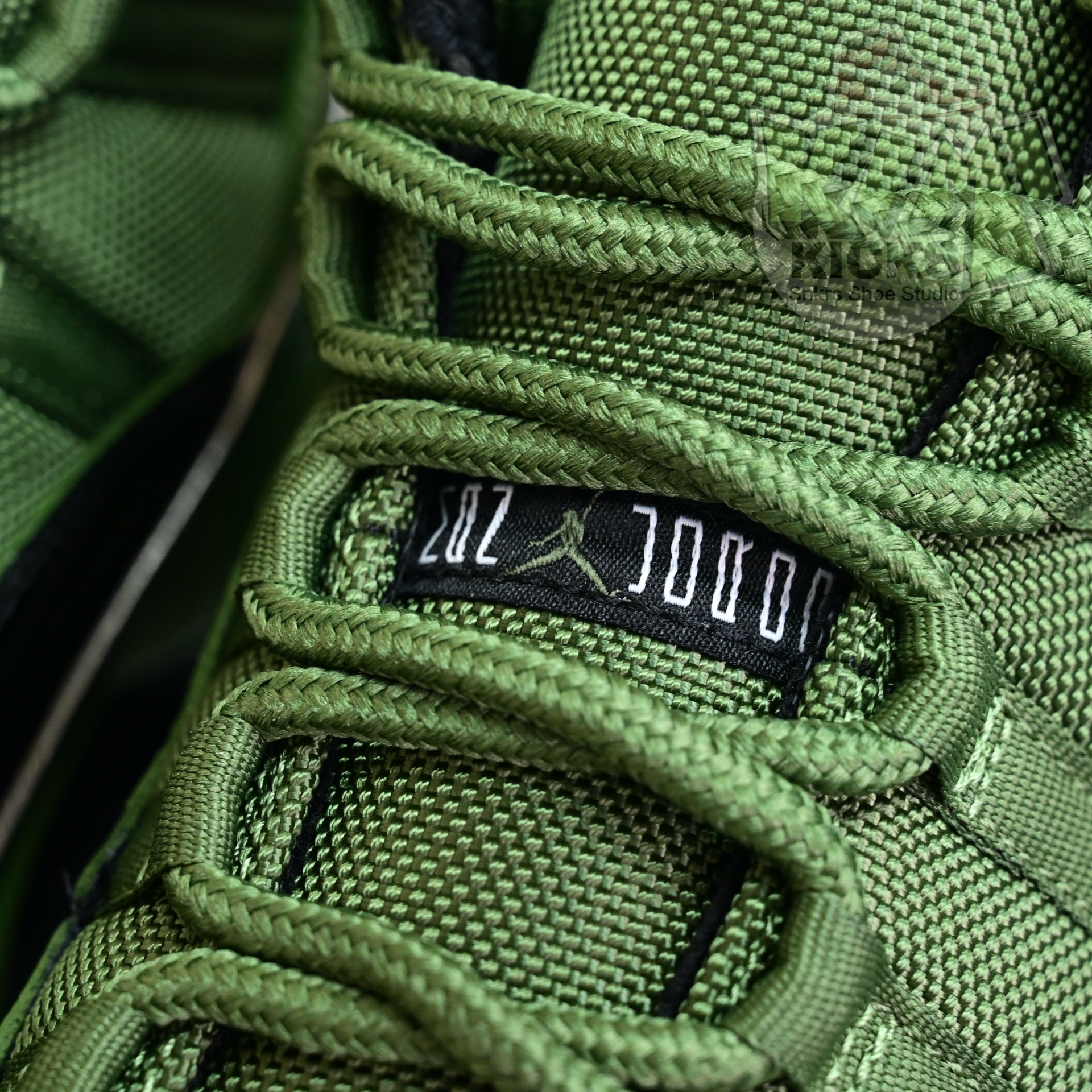 Air Jordan 11  RETRO CT8012-300