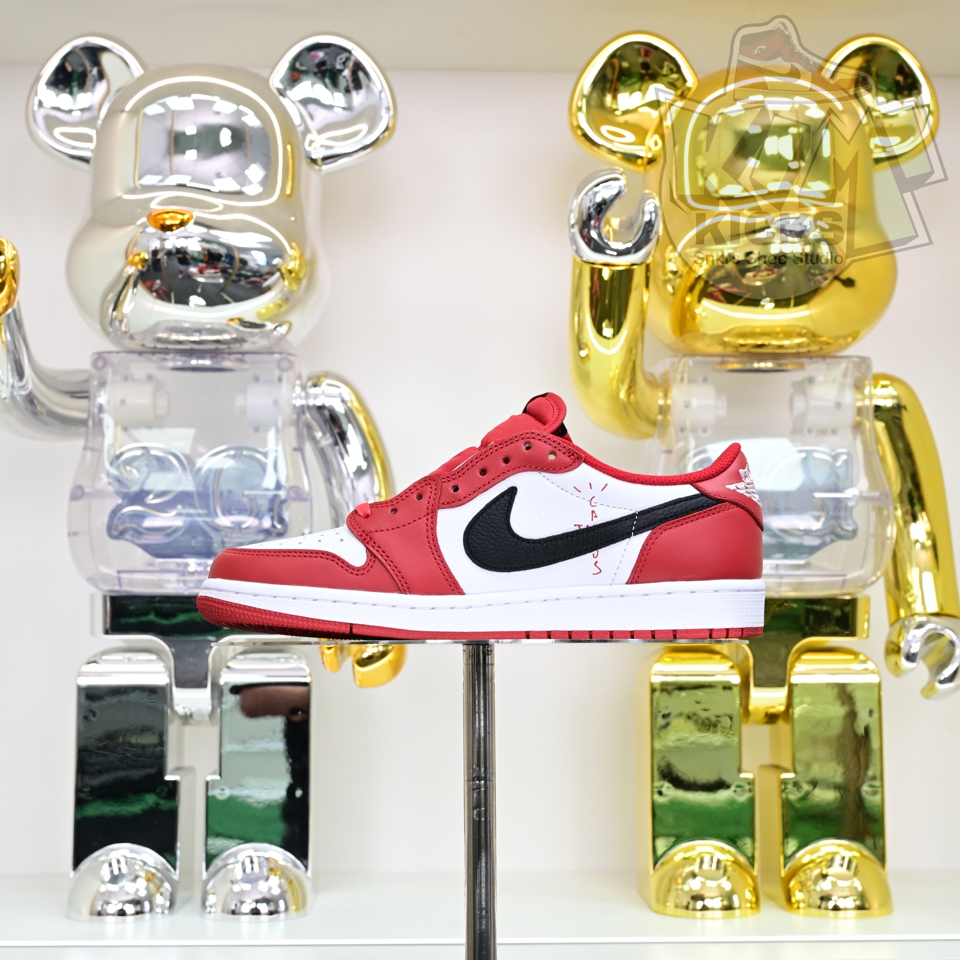 Travis Scott x Air Jordan 1  Low “Chicago”  DM7866-101