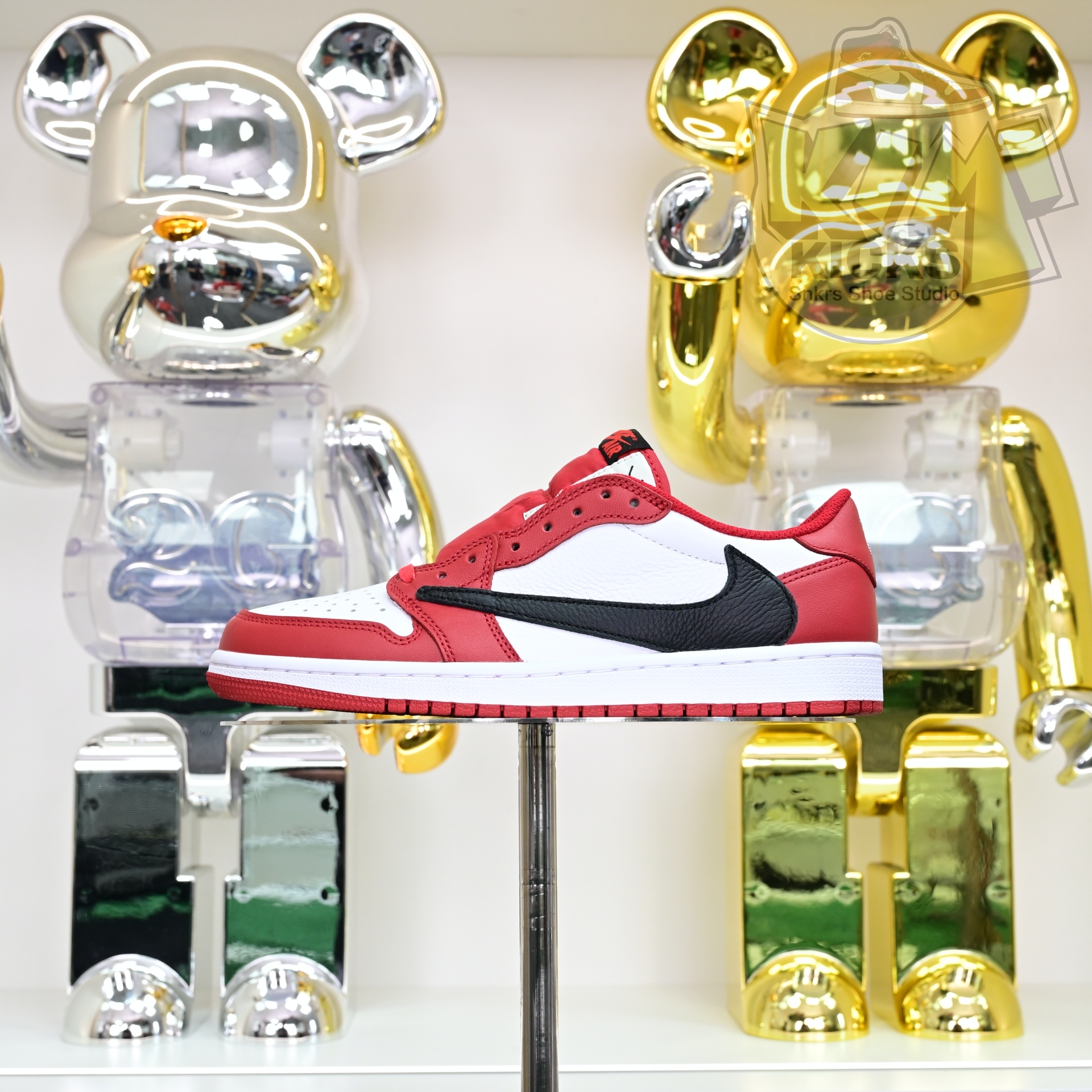 Travis Scott x Air Jordan 1  Low “Chicago”  DM7866-101