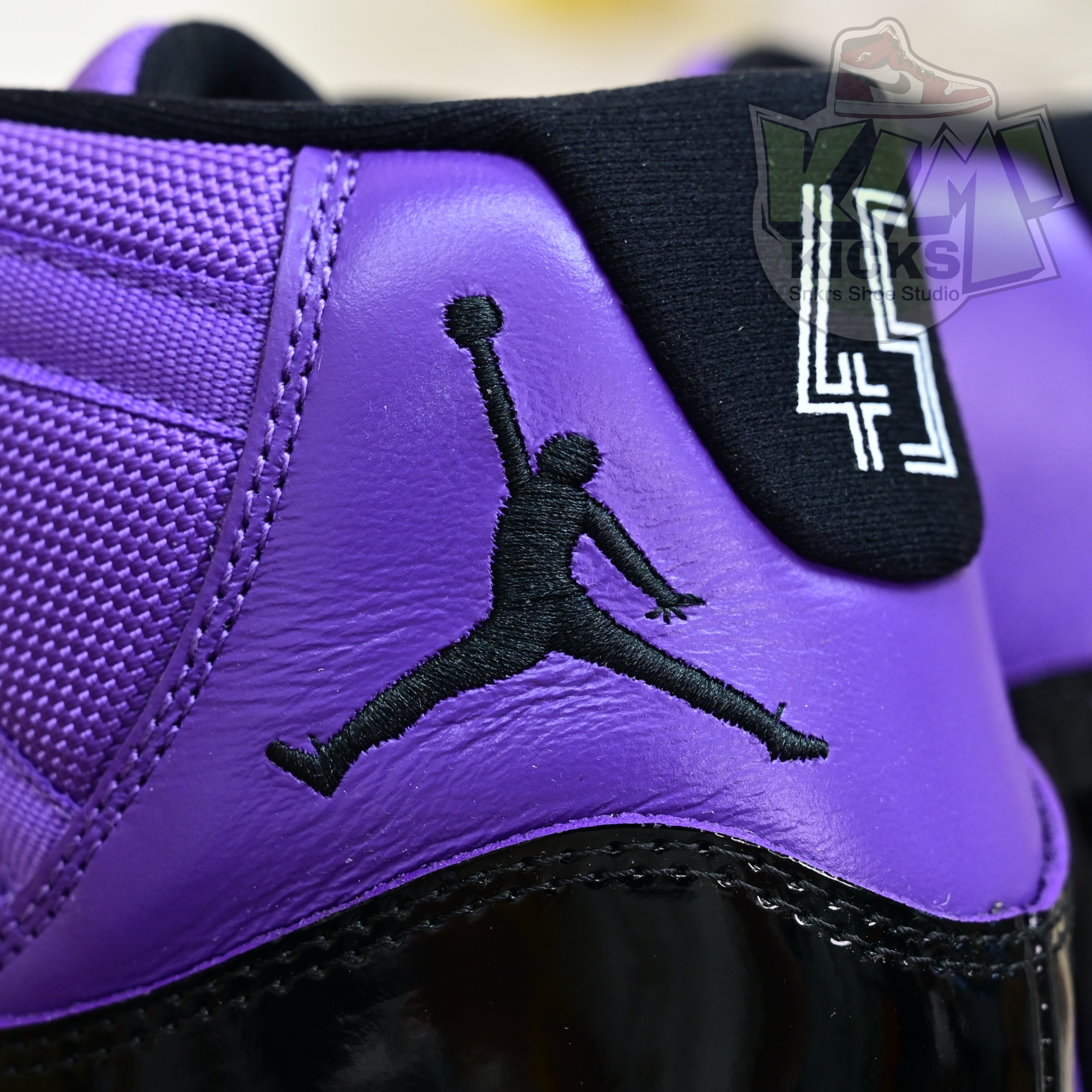 Air Jordan 11  RETRO CT8012-500