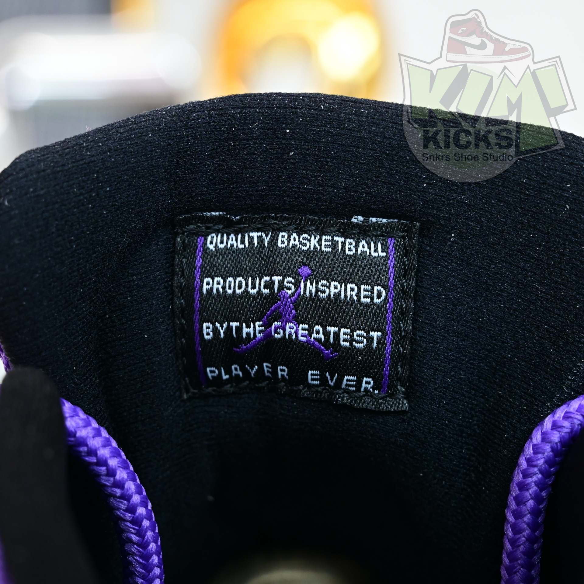 Air Jordan 11  RETRO CT8012-500