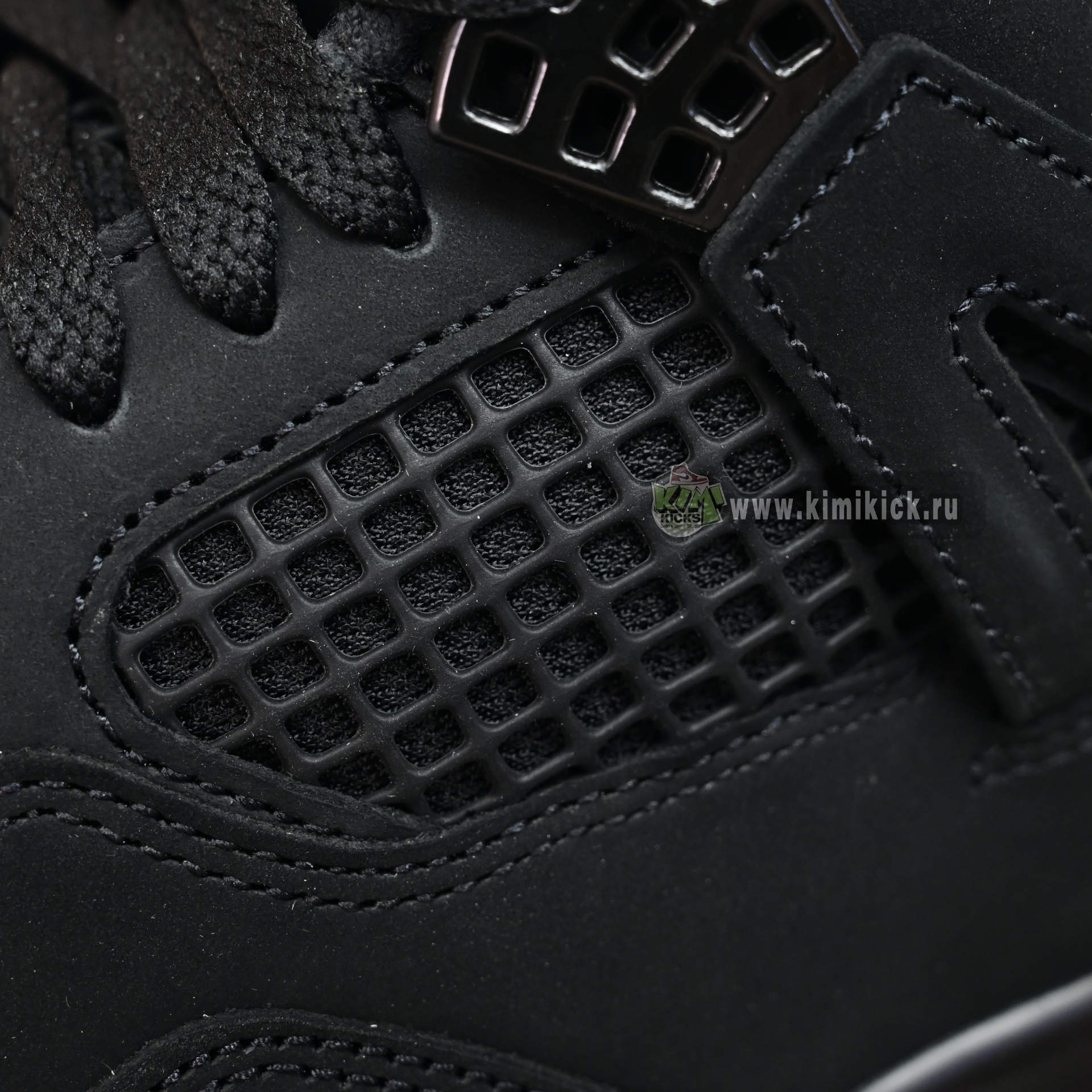 AIR JORDAN 4 RETRO 'BLACK CAT' 2025   FV5029-010