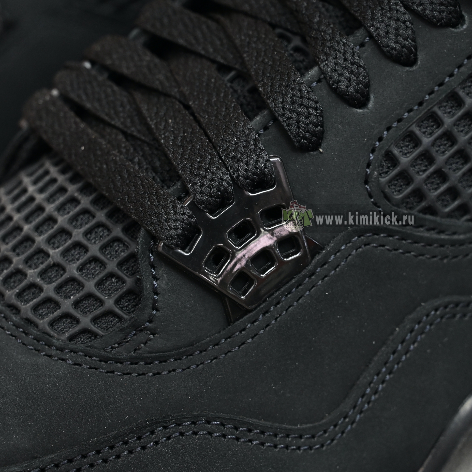 AIR JORDAN 4 RETRO 'BLACK CAT' 2025   FV5029-010
