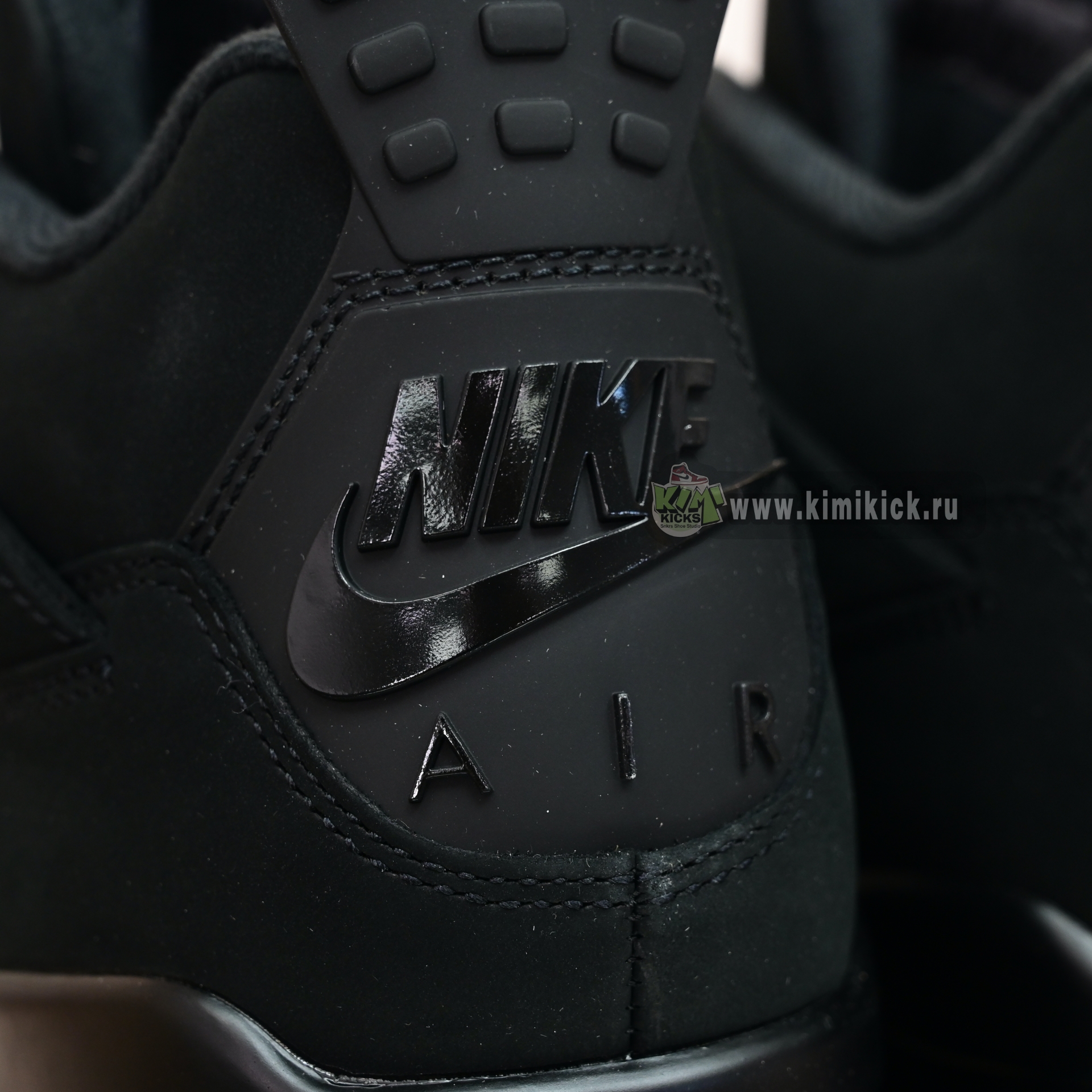 AIR JORDAN 4 RETRO 'BLACK CAT' 2025   FV5029-010