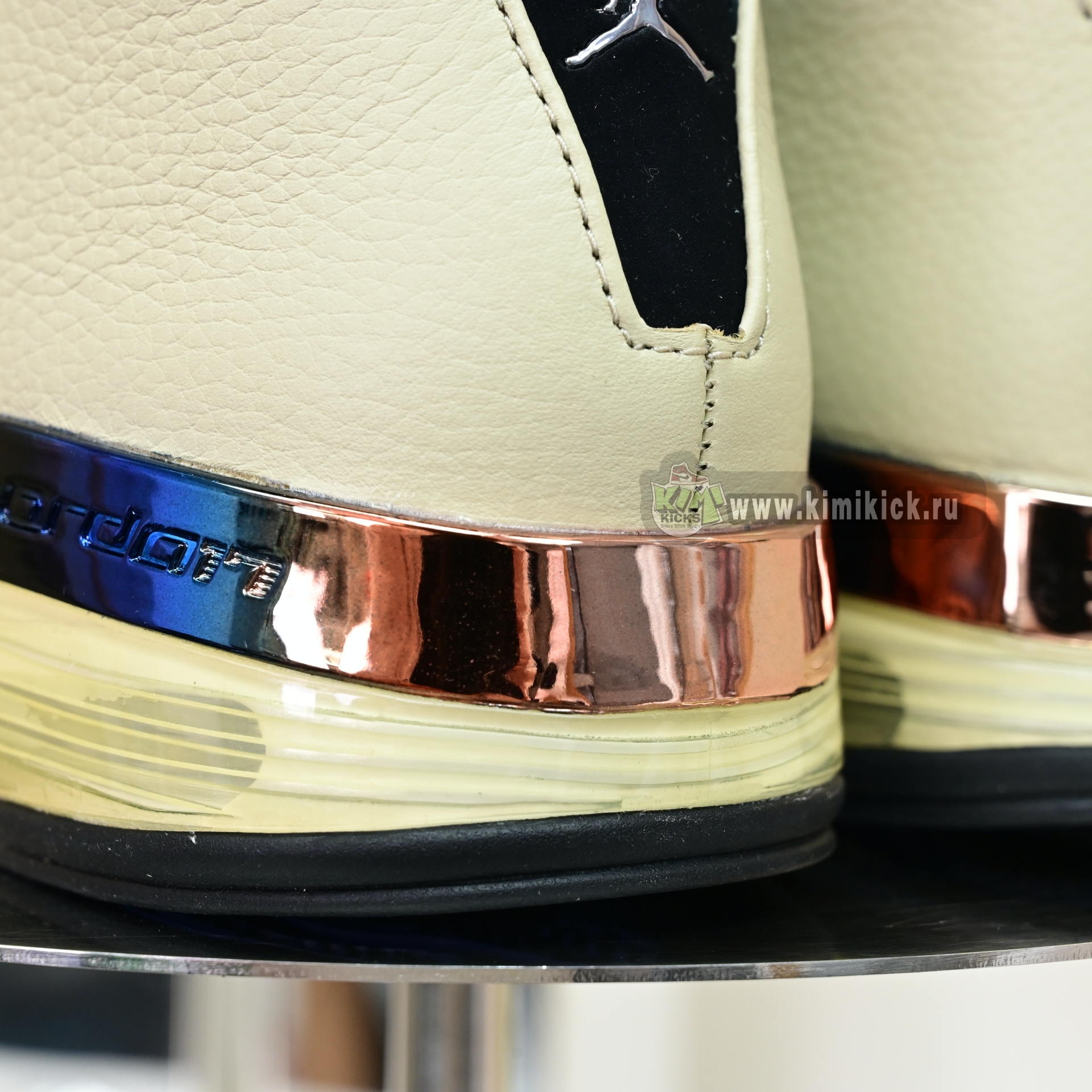 INFINITE ARCHIVES x  Air Jordan 17 Low  IH0177-200