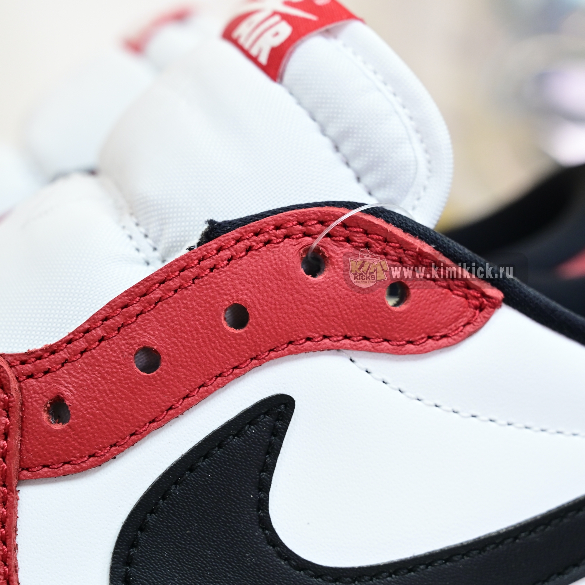 Air Jordan 1 RETRO LOW OG“Black Muslin Varsity Red” HQ6998-600