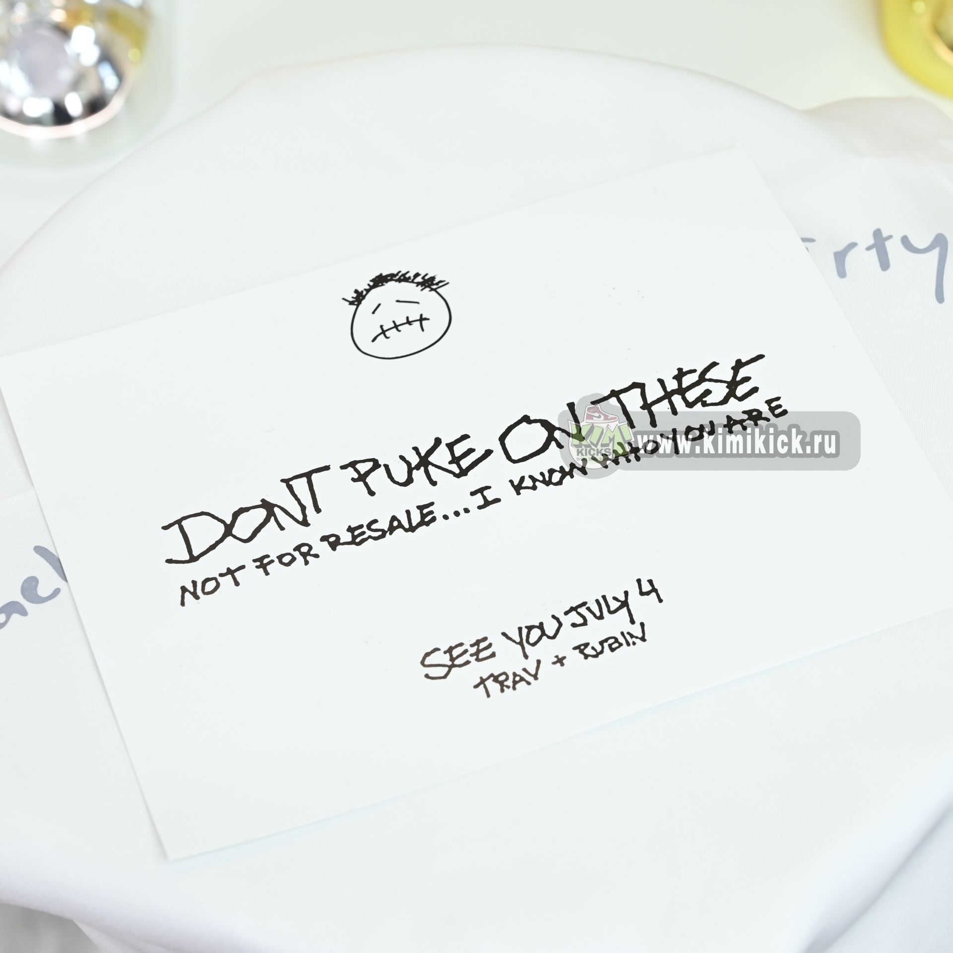 Travis Scott  x Air Jordan 1 TD1228-111