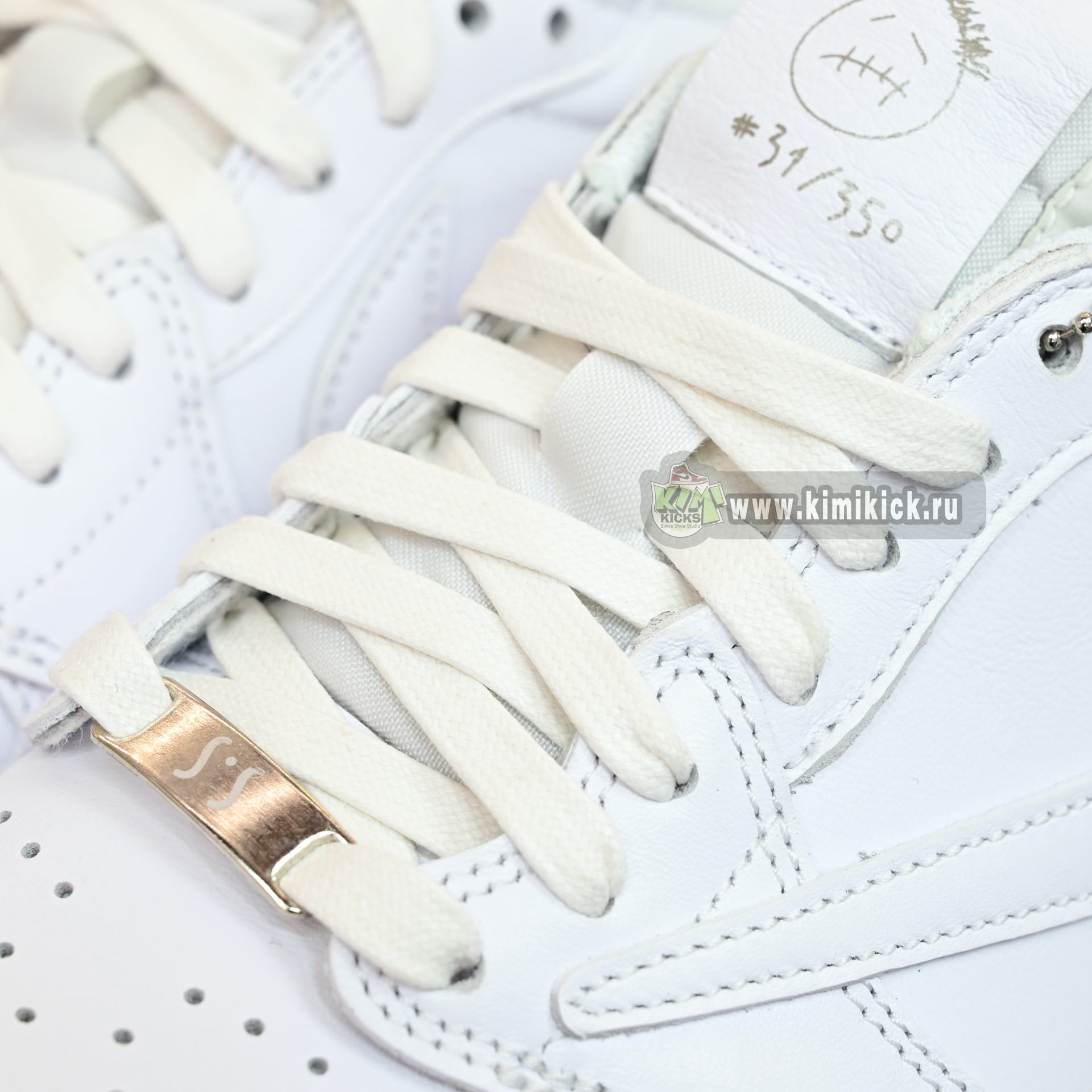 Travis Scott  x Air Jordan 1 TD1228-111