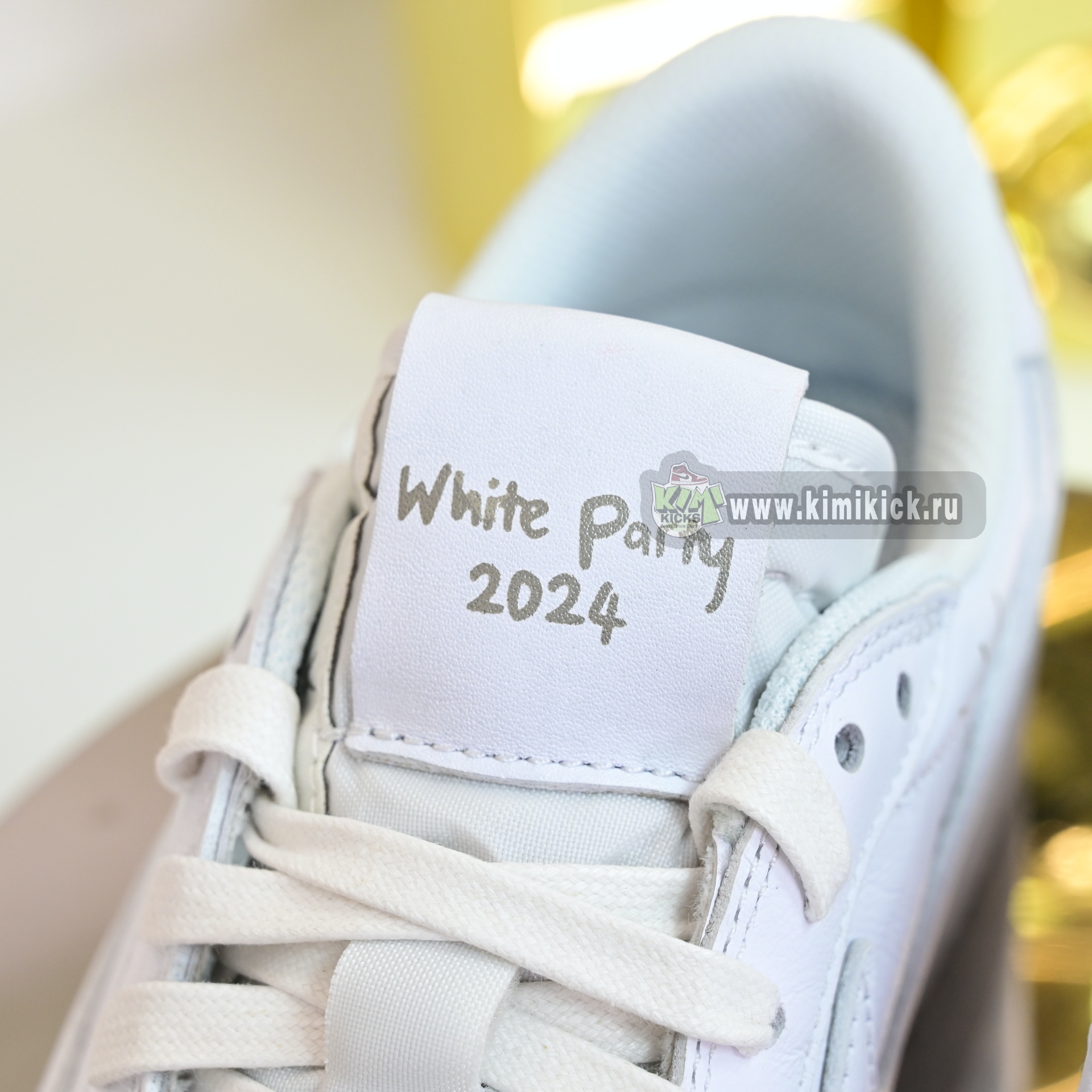 Travis Scott  x Air Jordan 1 TD1228-111