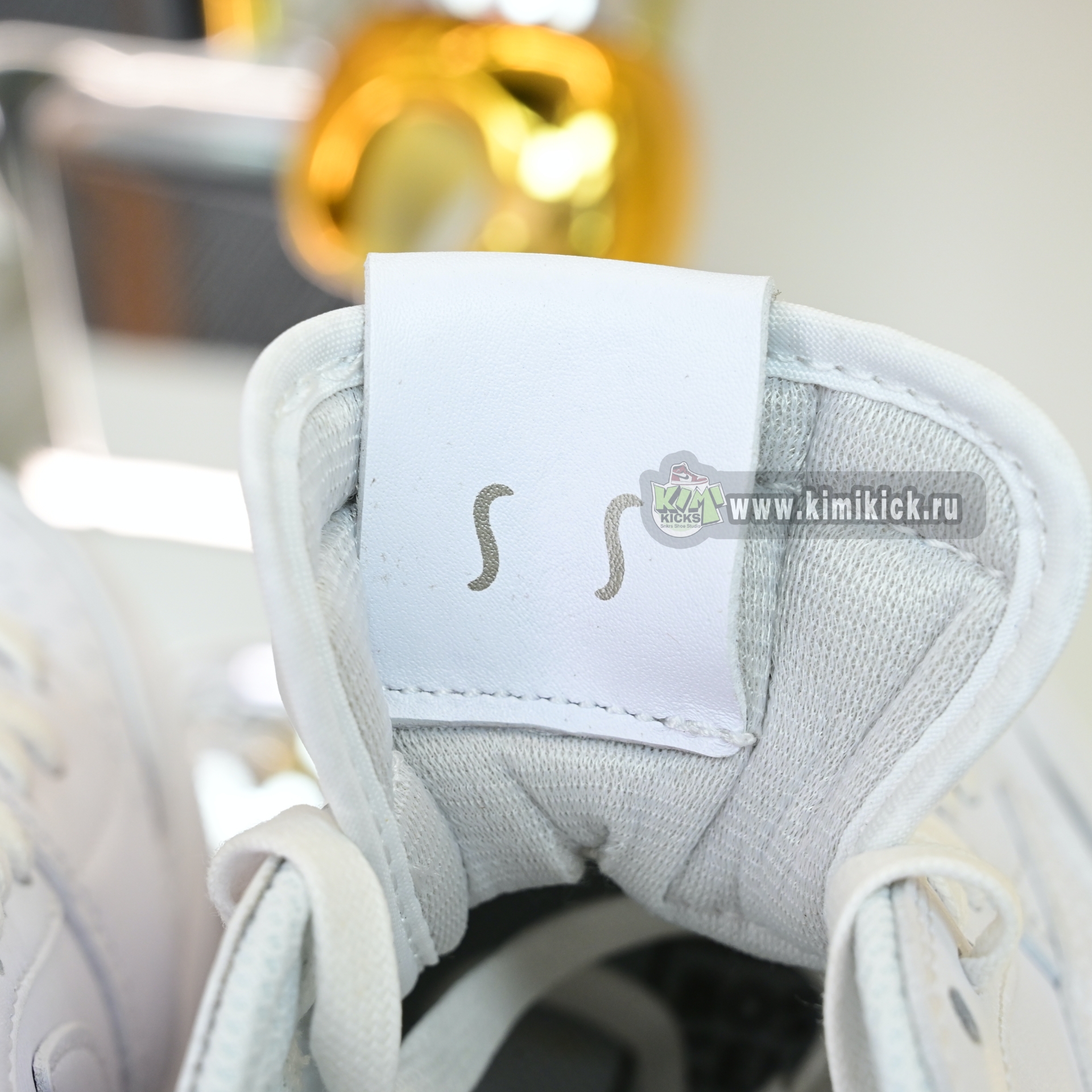 Travis Scott  x Air Jordan 1 TD1228-111