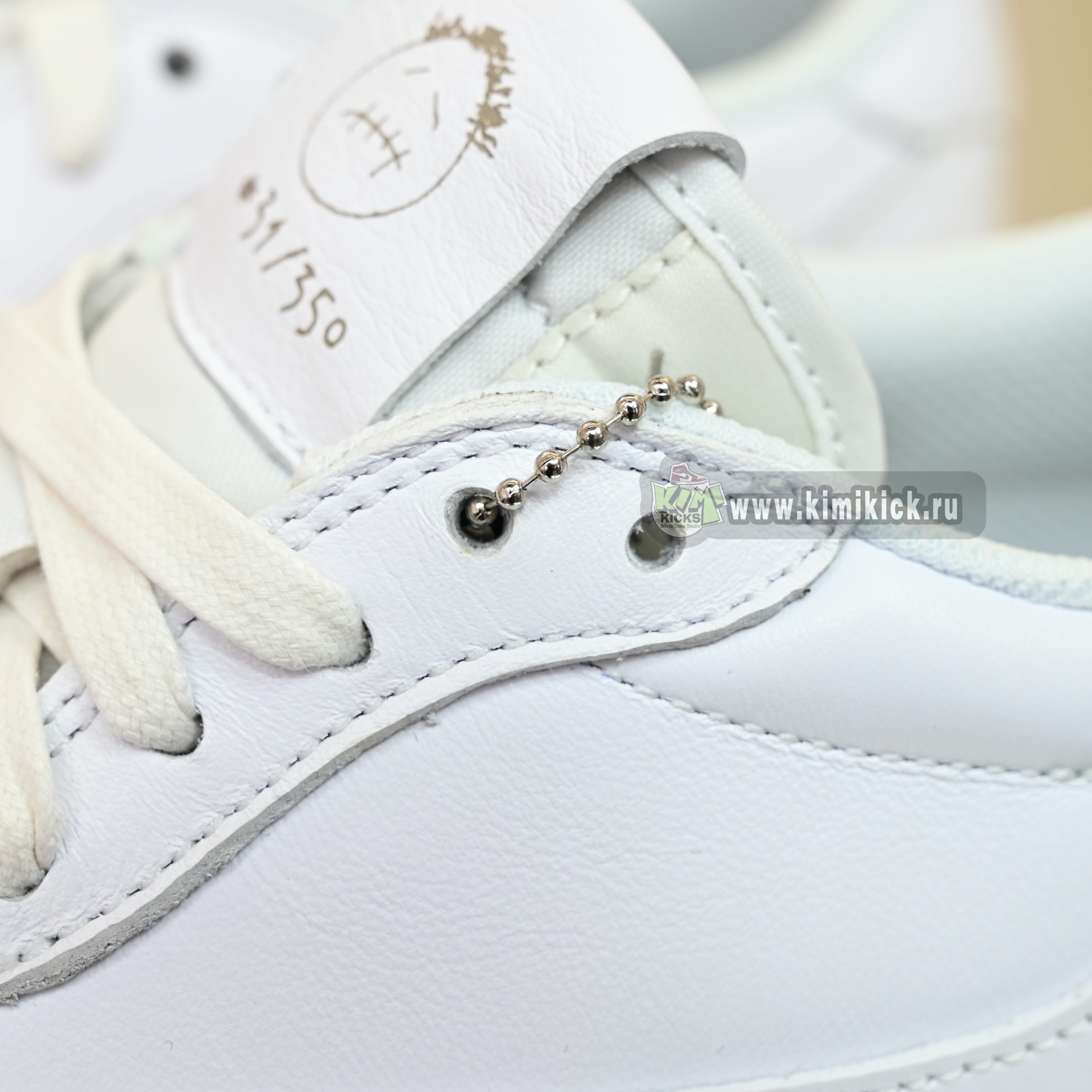 Travis Scott  x Air Jordan 1 TD1228-111