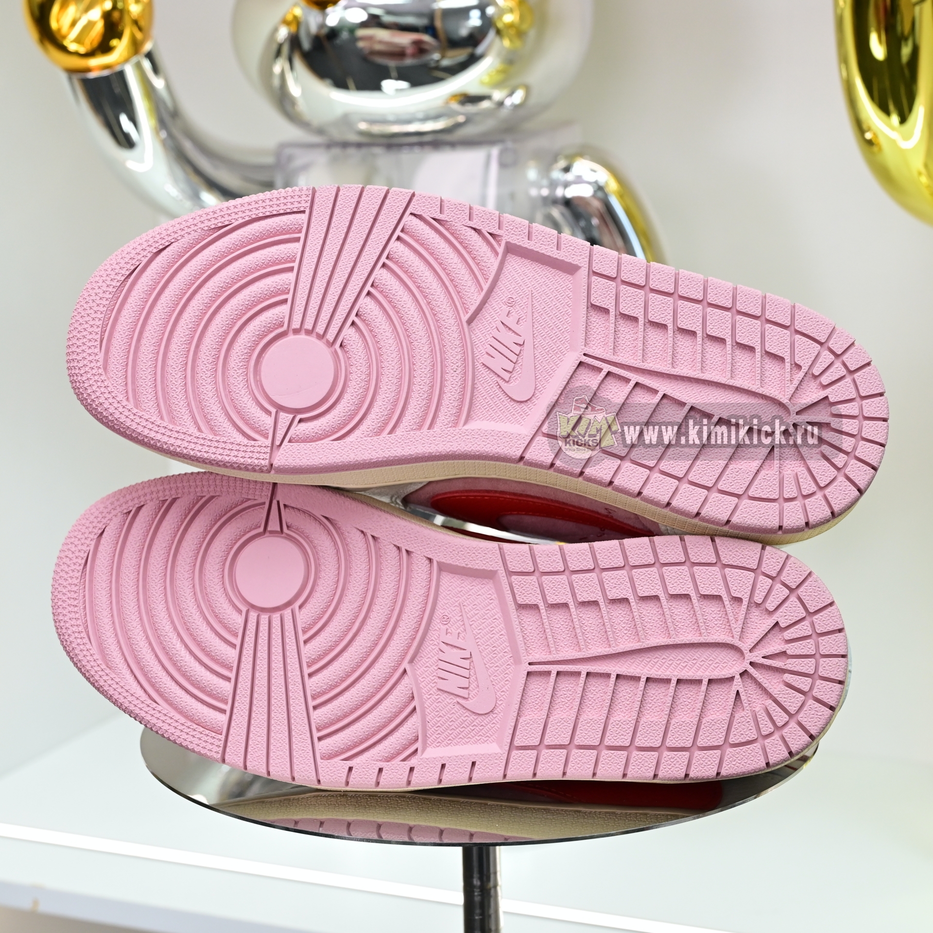 Travis Scott x Air Jordan 1  Low DM7866-100