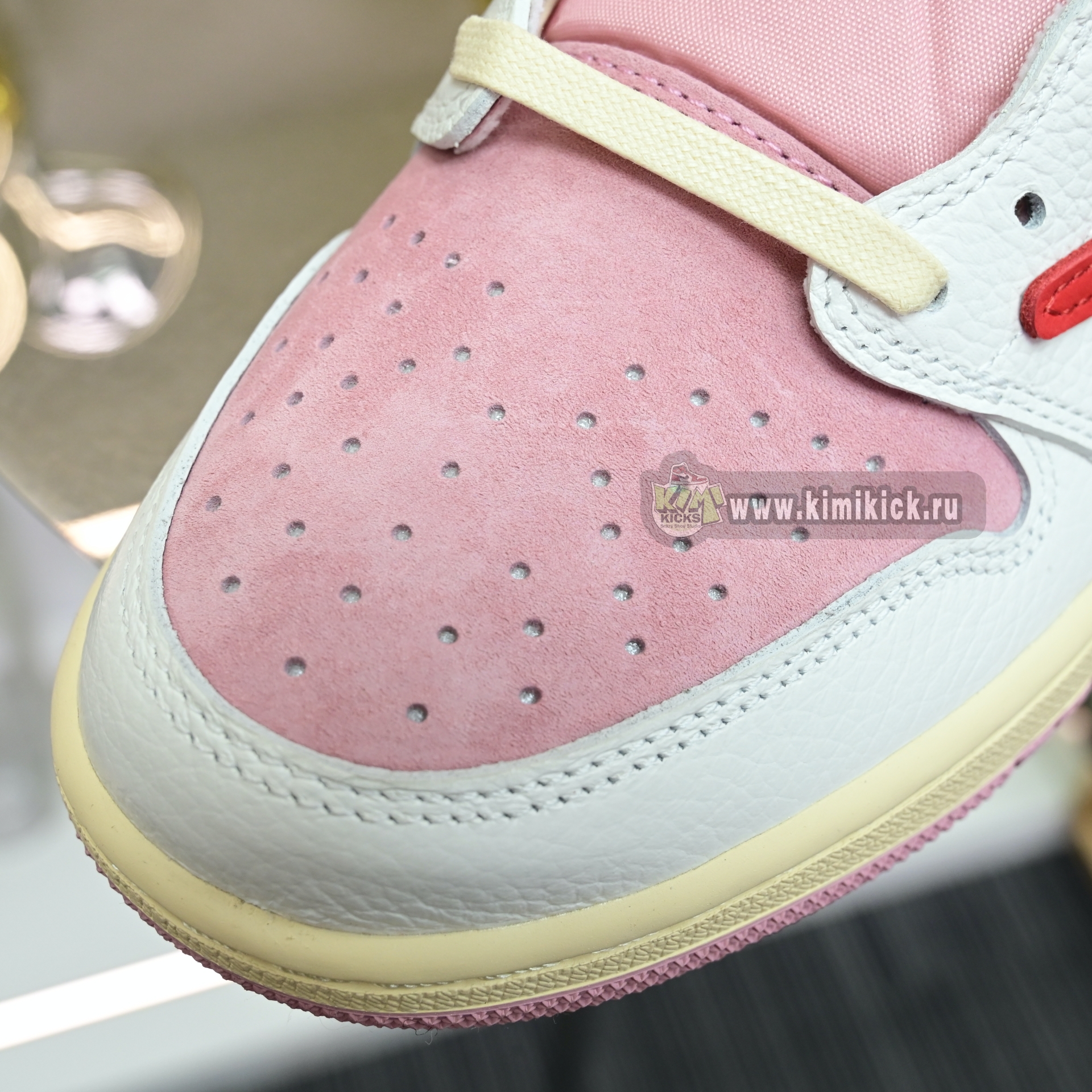 Travis Scott x Air Jordan 1  Low DM7866-100