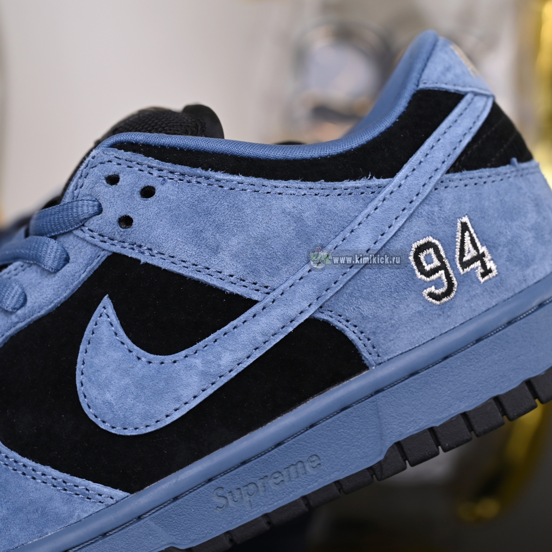 Supreme x Nike Dunk SB Low  HQ8487-400