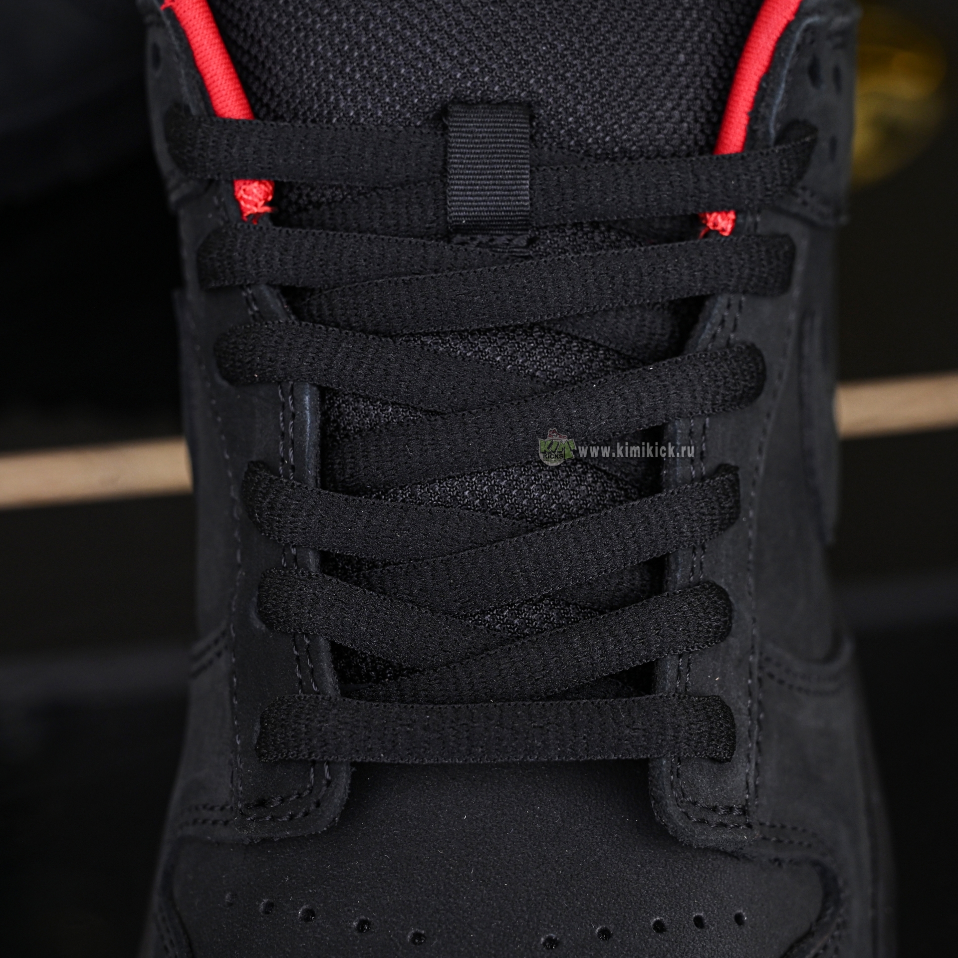 Supreme x Nike Dunk SB Low  HQ8487-001