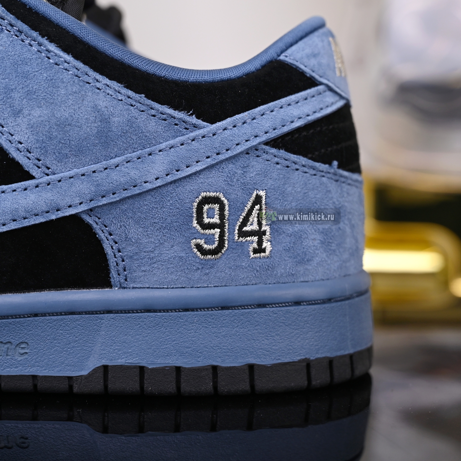 Supreme x Nike Dunk SB Low  HQ8487-400