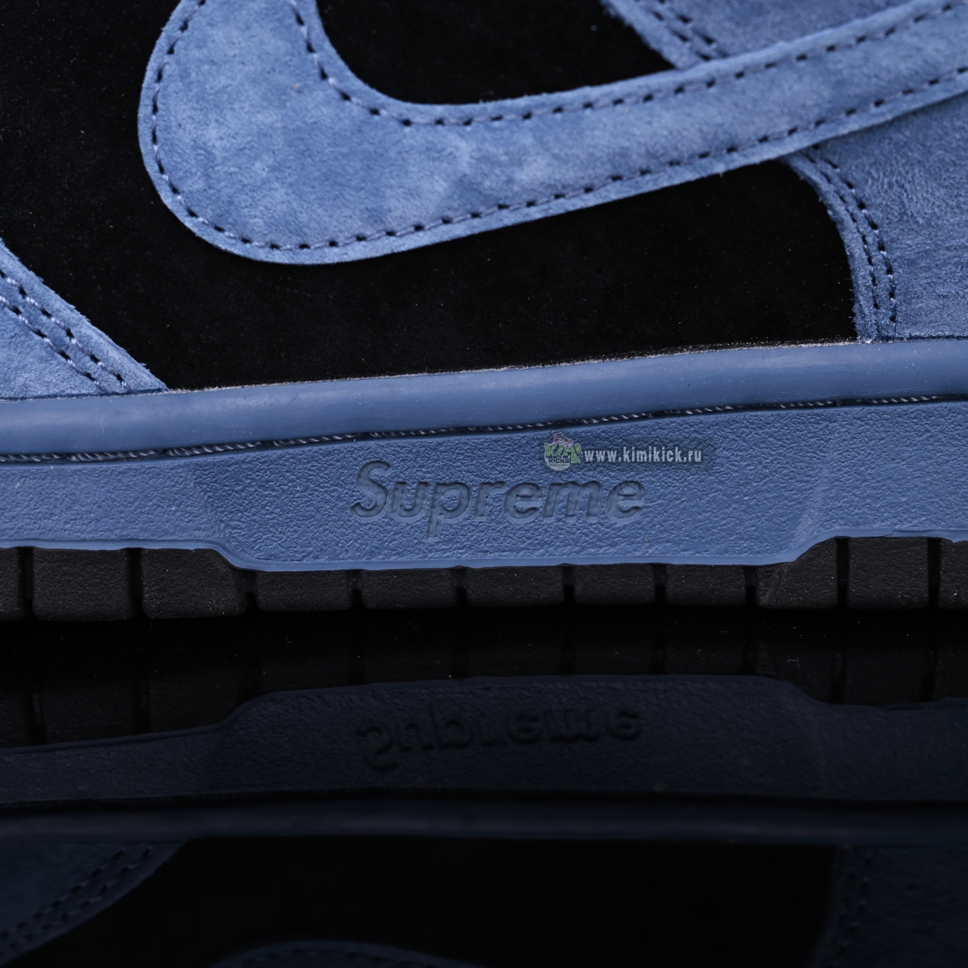 Supreme x Nike Dunk SB Low  HQ8487-400