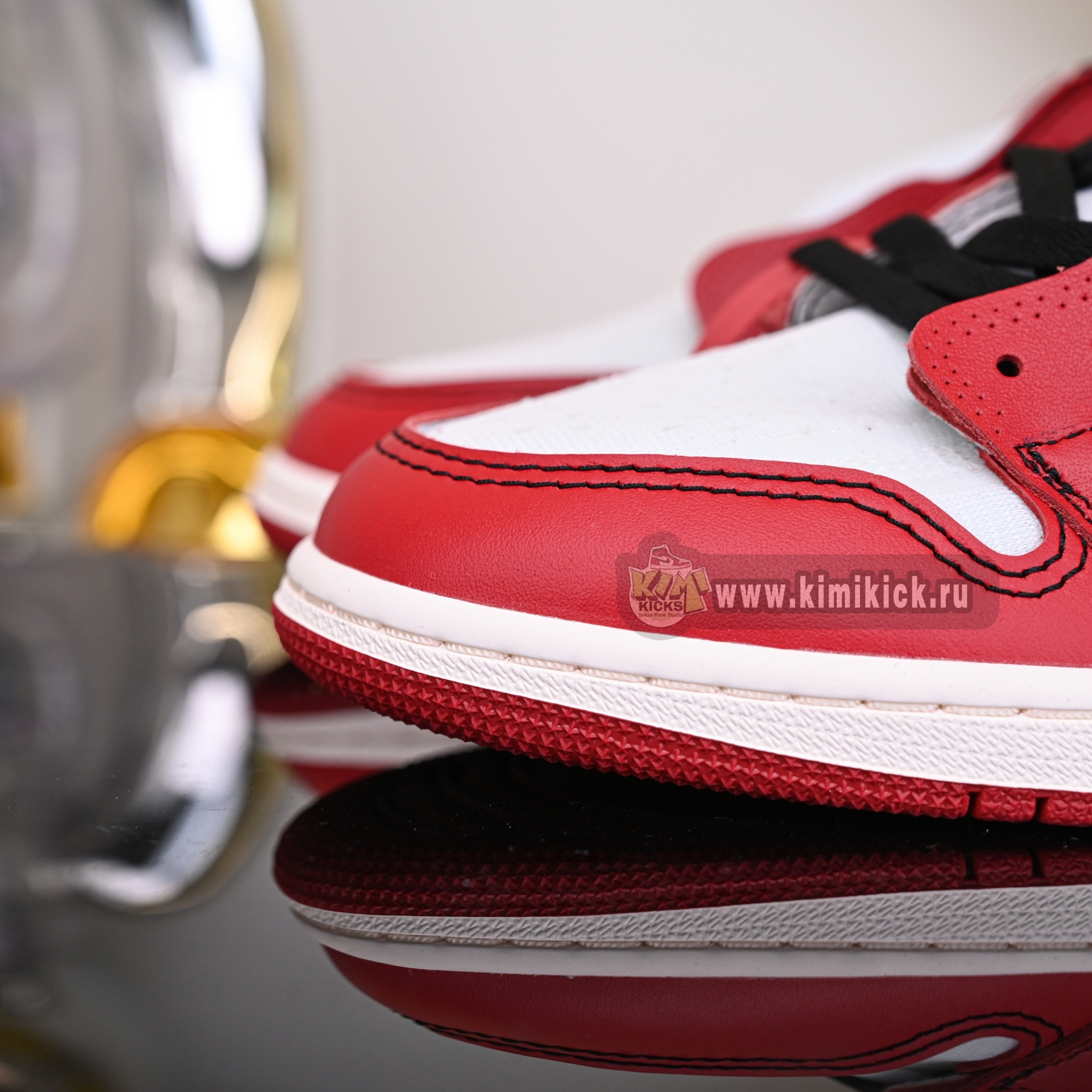 OFF-WHITE X AIR JORDAN 1 RETRO HIGH OG 'CHICAGO'